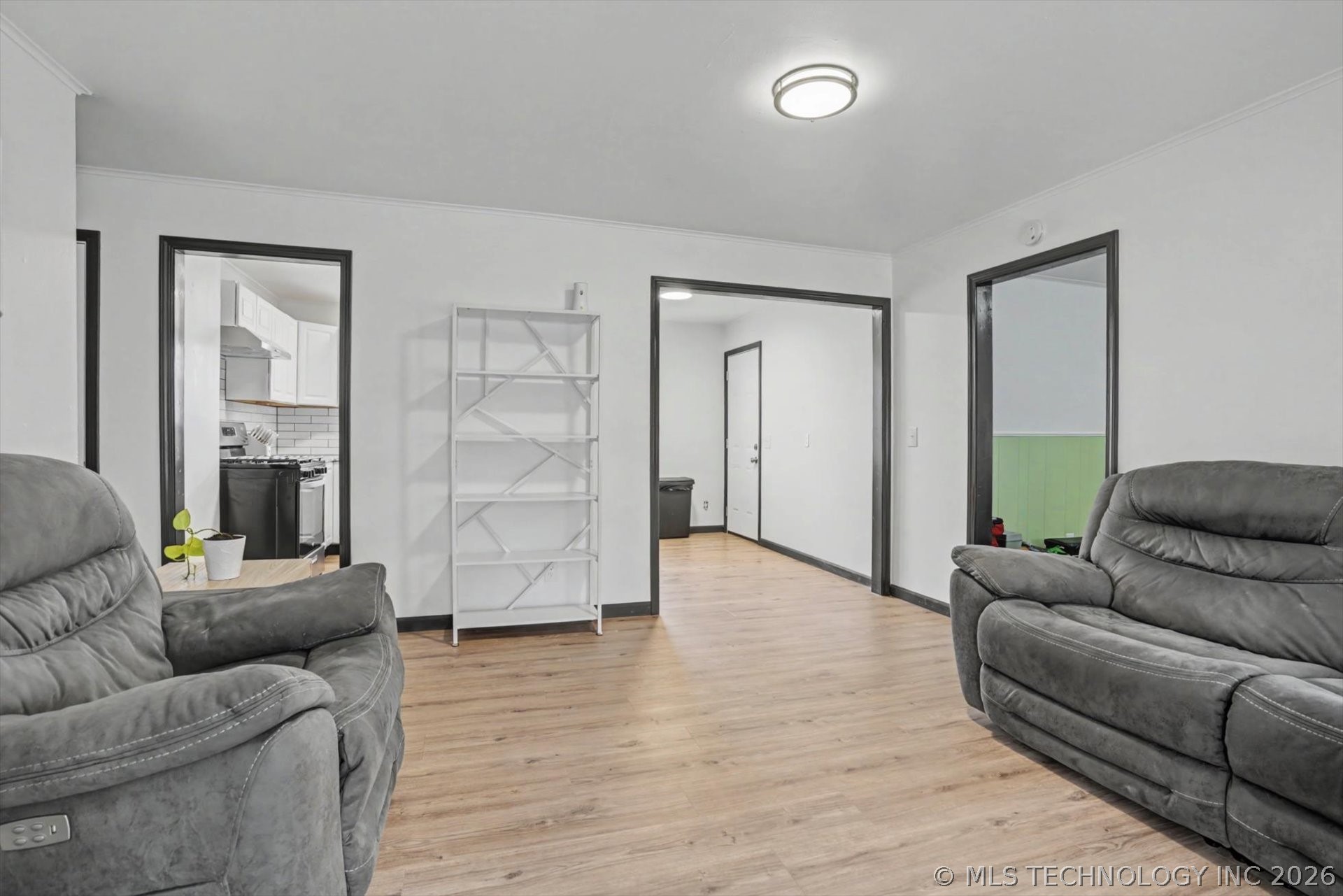 274 E 53rd Street N Property Photo 4