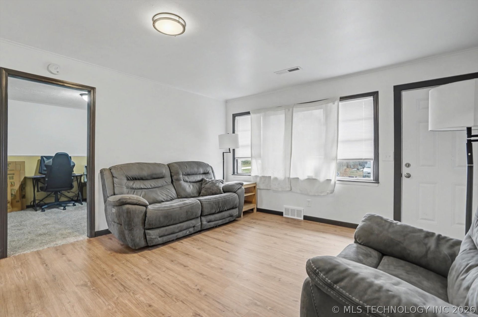 274 E 53rd Street N Property Photo 6