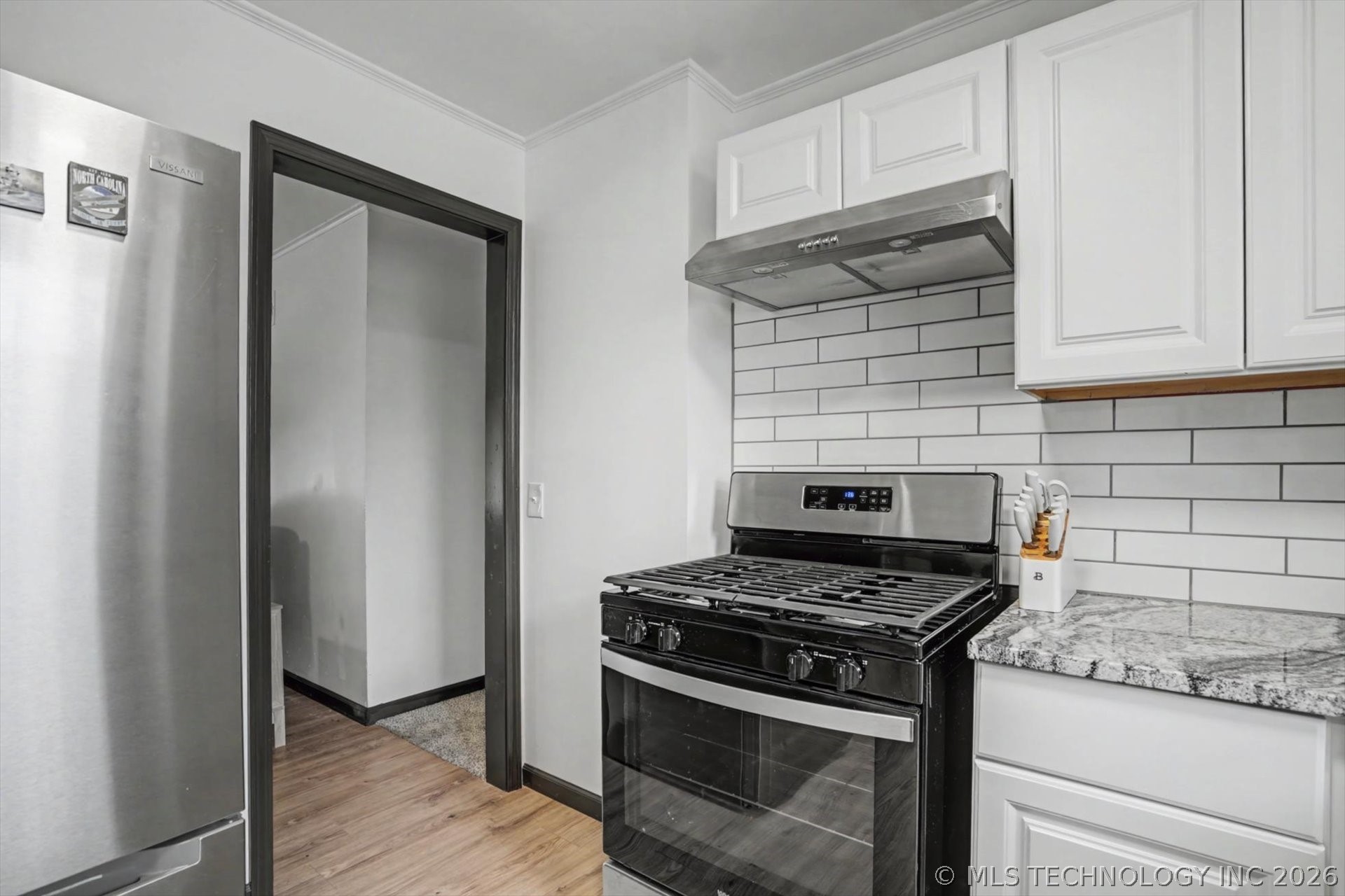 274 E 53rd Street N Property Photo 9