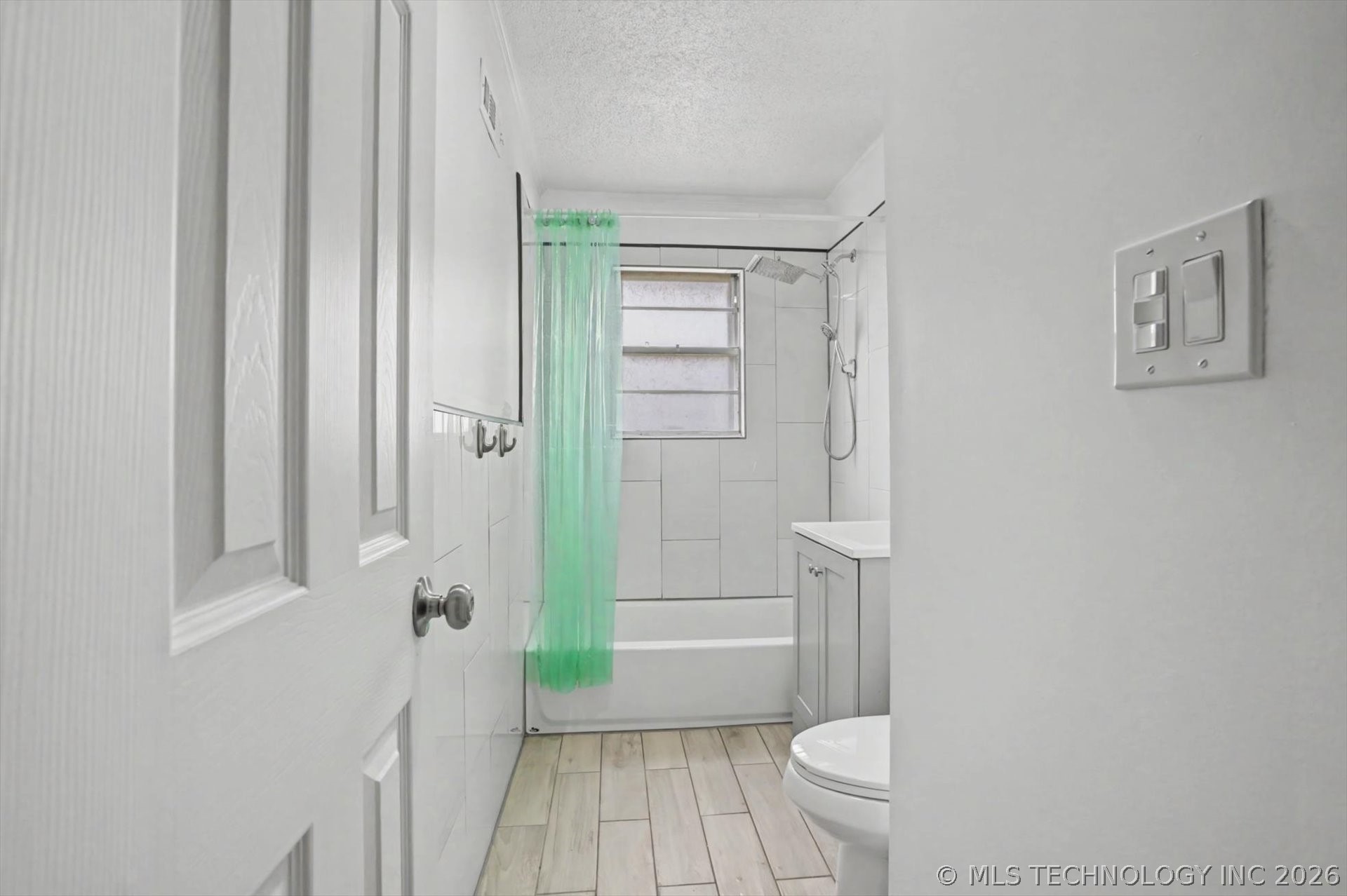 274 E 53rd Street N Property Photo 19