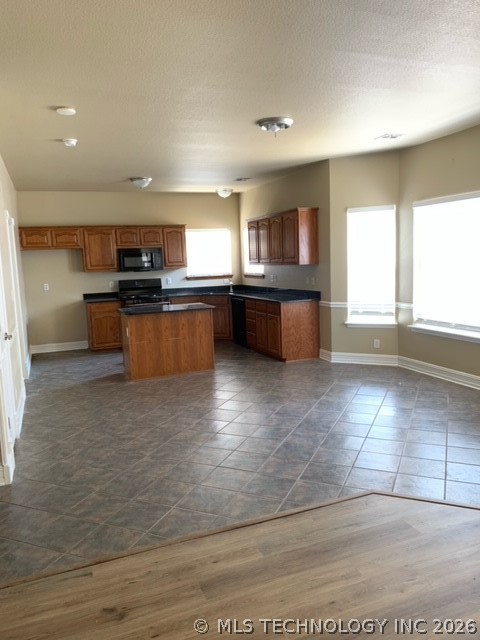 9206 E 87th Street Property Photo 5