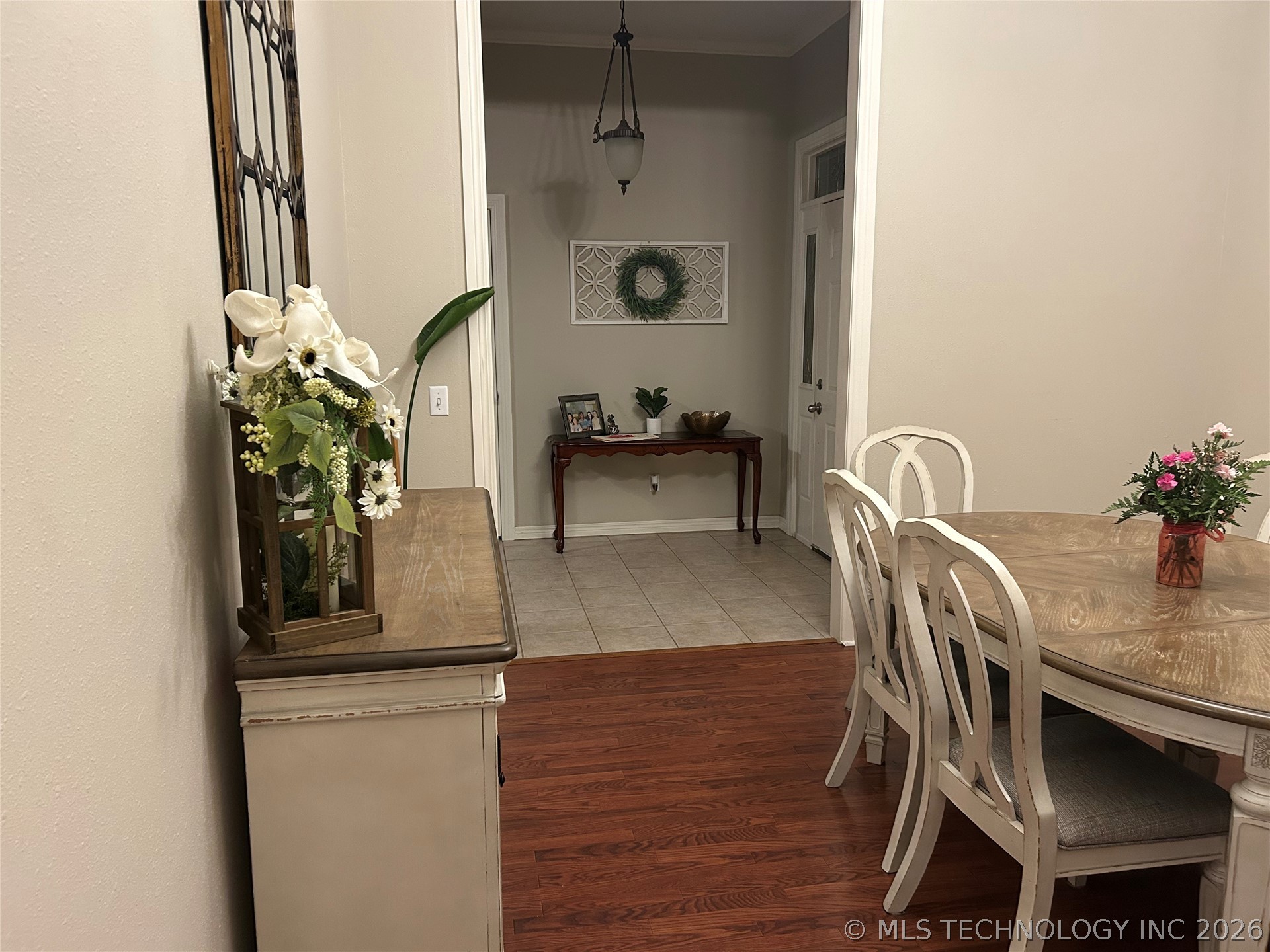 1204 Pinehurst Court Property Photo 4