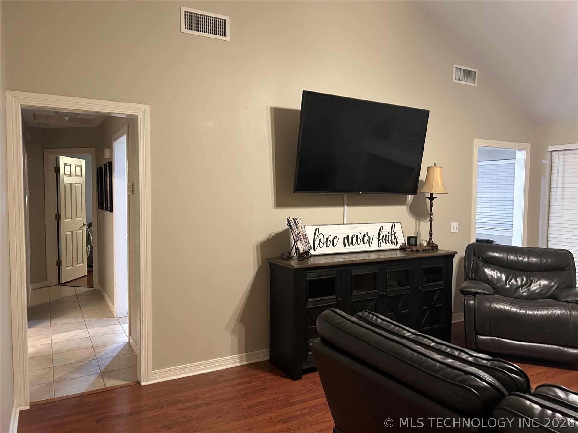 1204 Pinehurst Court Property Photo 9