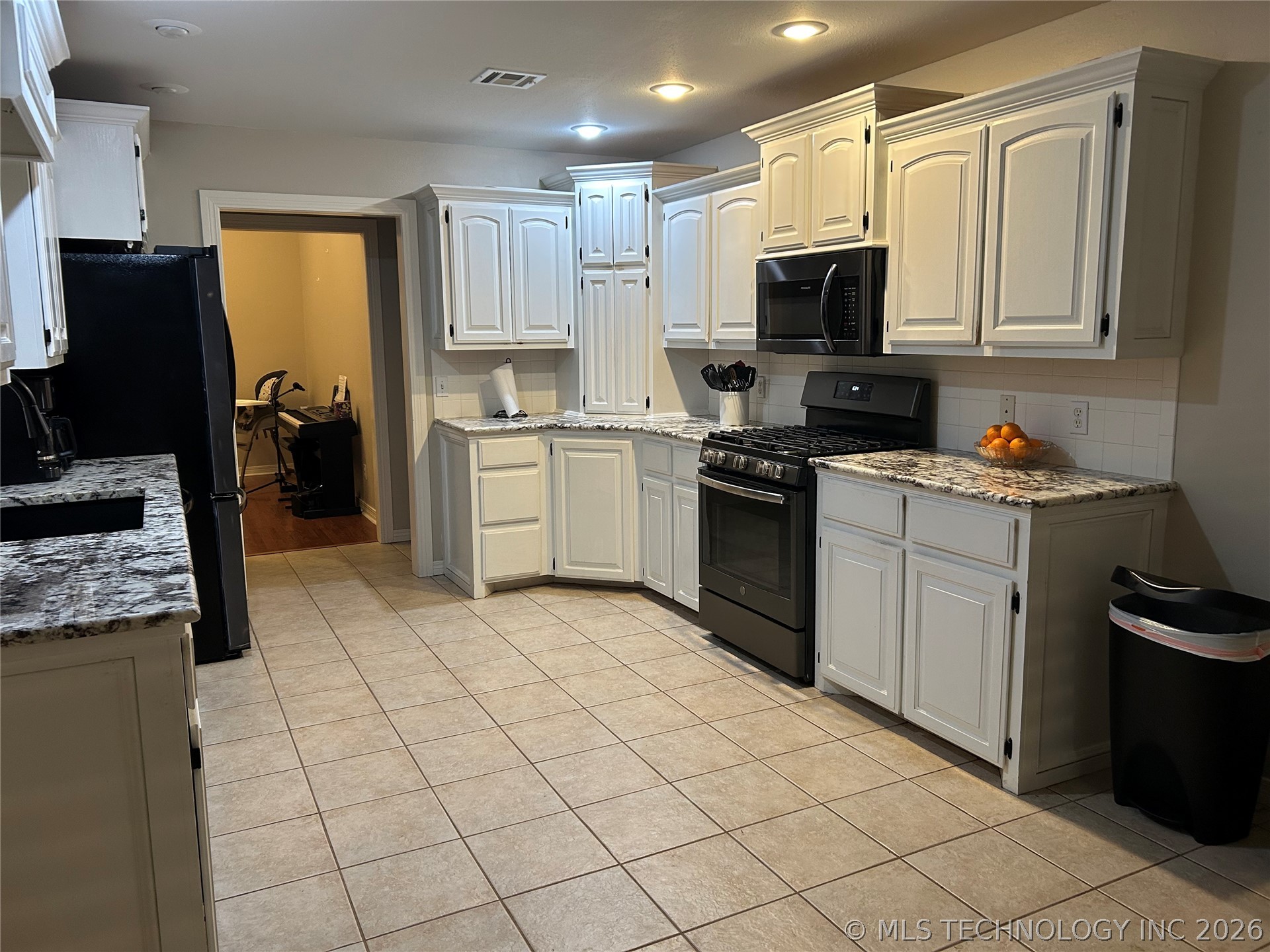 1204 Pinehurst Court Property Photo 11