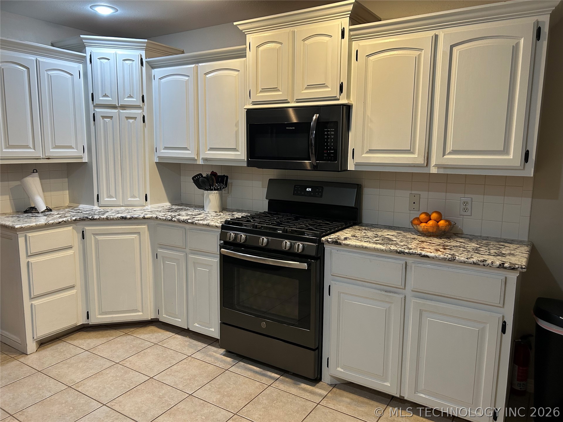 1204 Pinehurst Court Property Photo 13