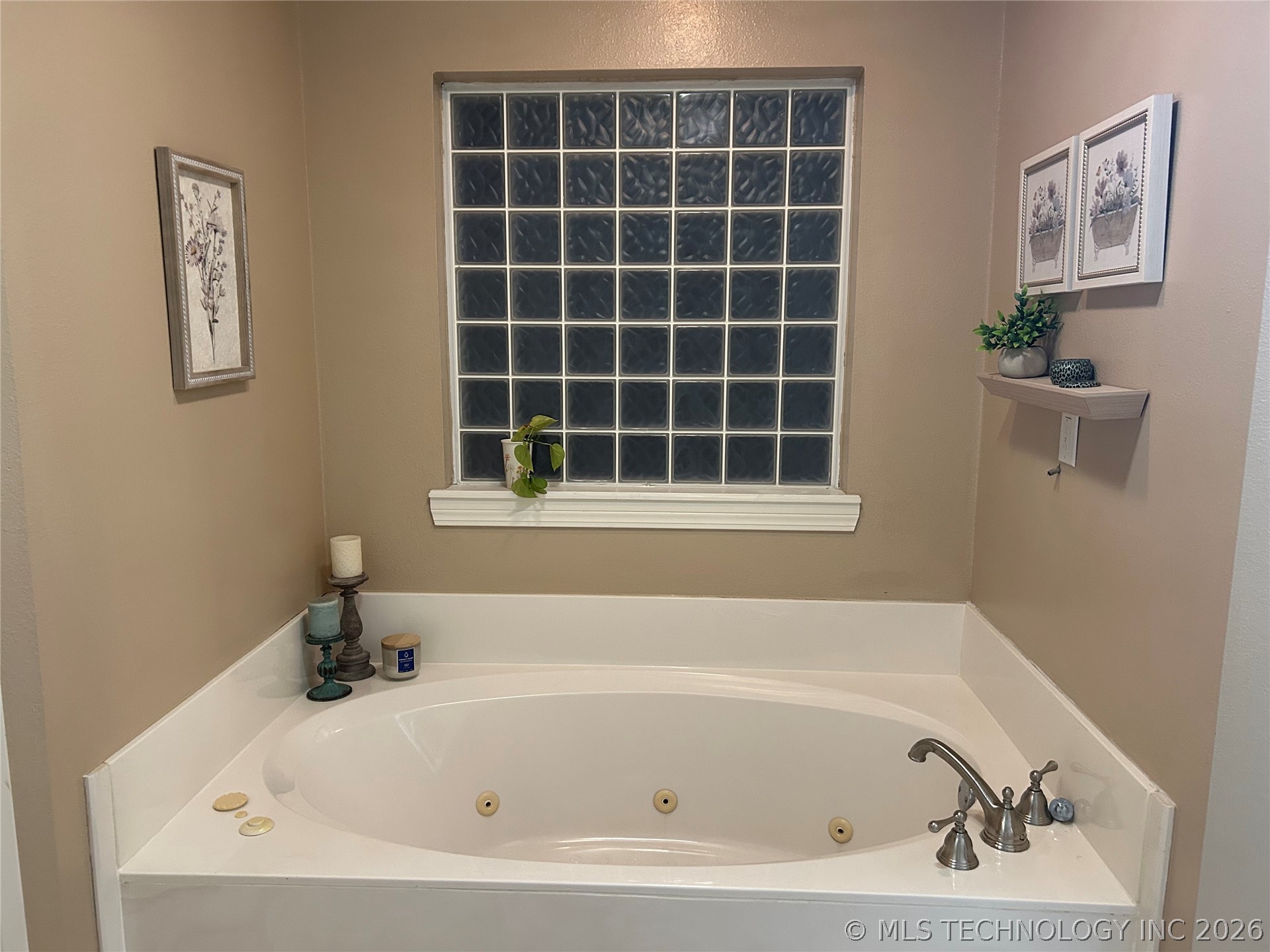 1204 Pinehurst Court Property Photo 20