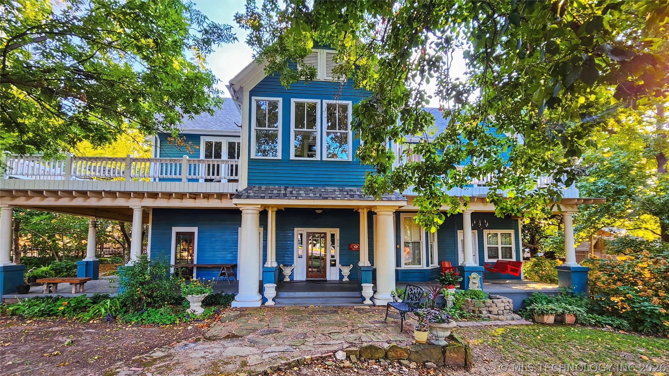 224 W Chickasaw Street Property Photo 3