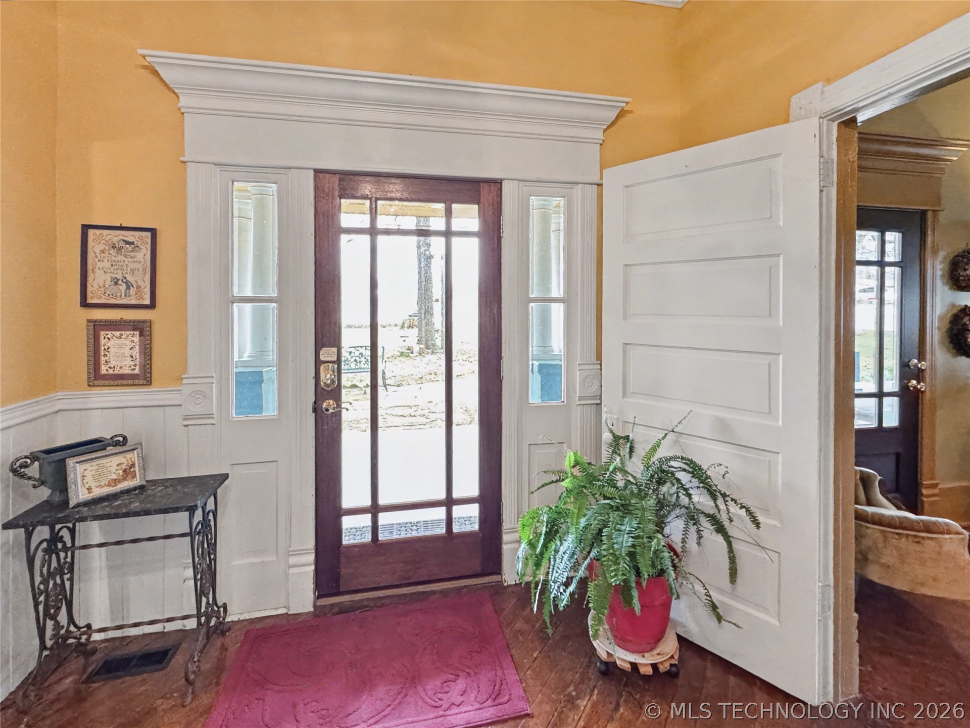 224 W Chickasaw Street Property Photo 7