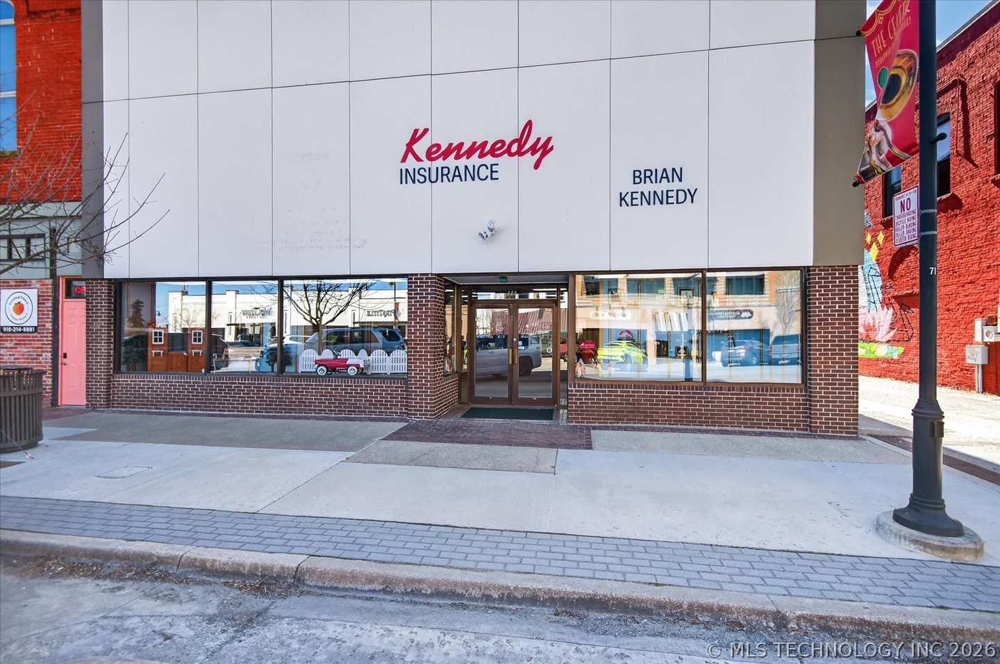 111 Se Frank Phillips Boulevard Property Photo 1