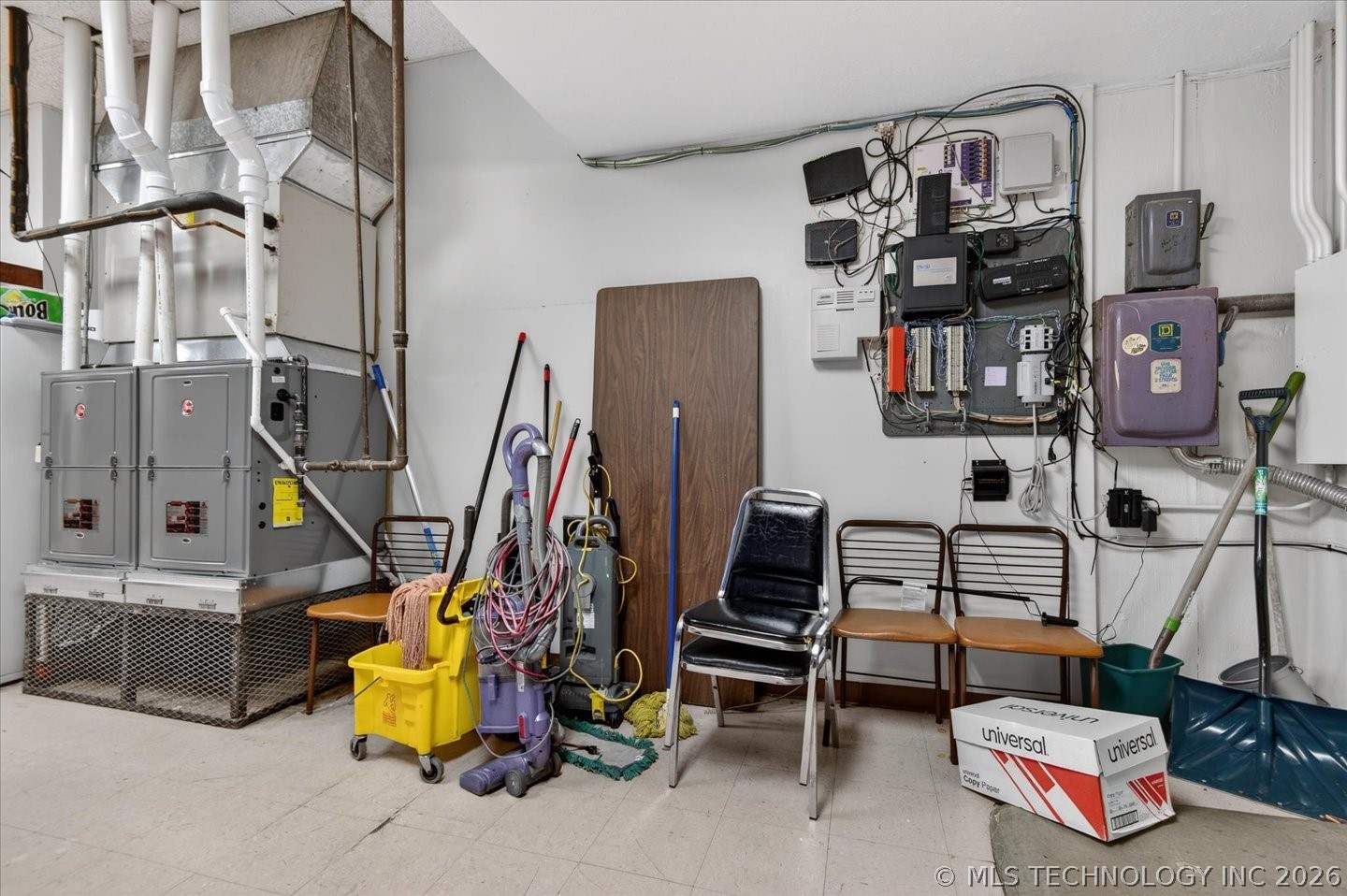 111 Se Frank Phillips Boulevard Property Photo 16