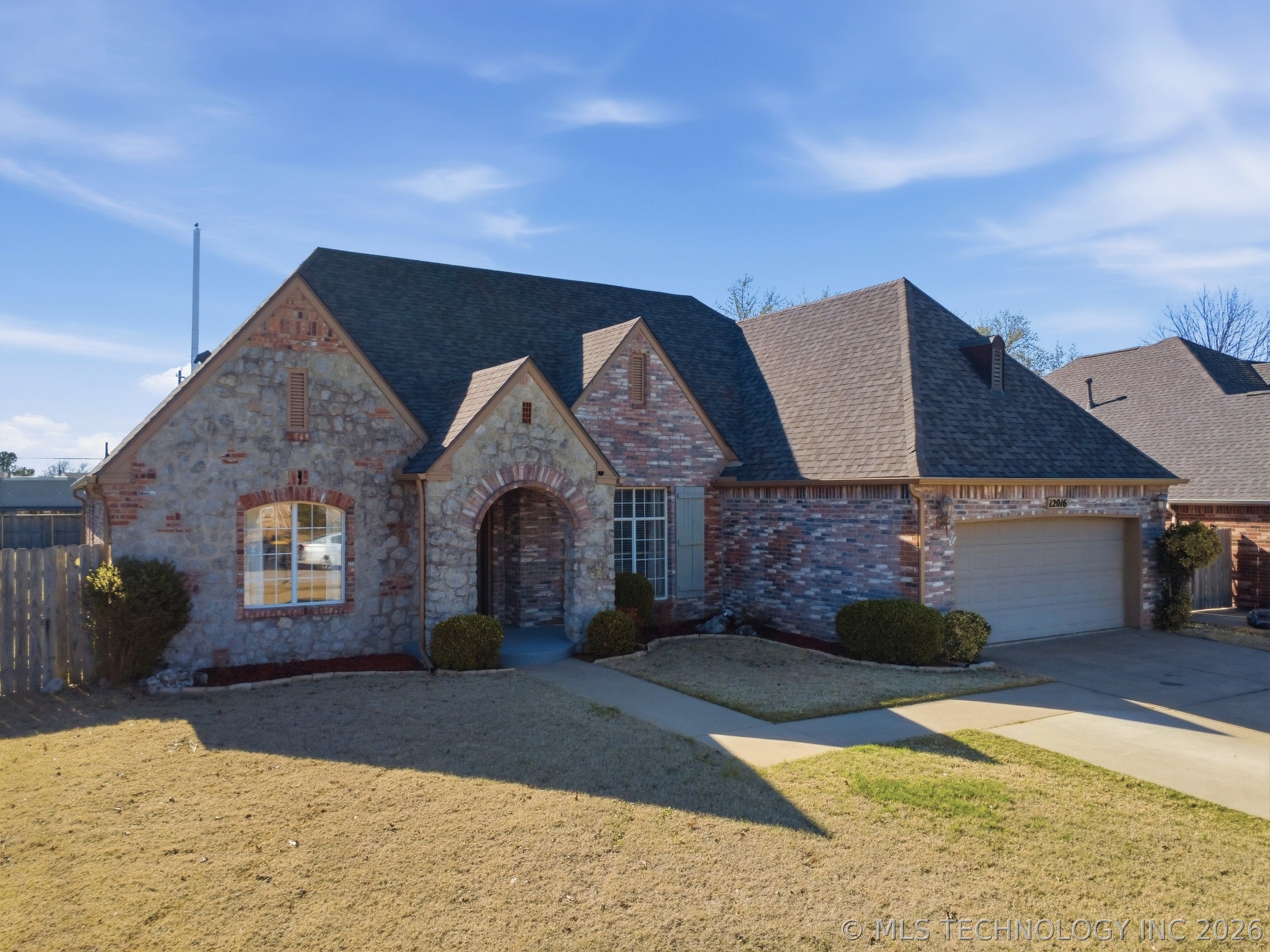 12016 S Date Avenue Property Photo 2