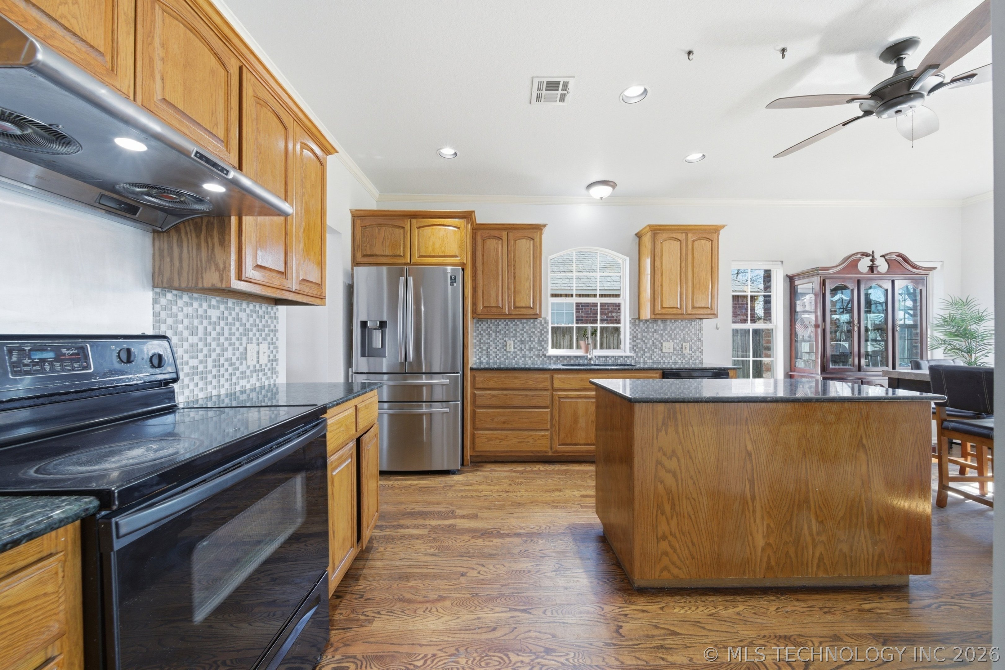 12016 S Date Avenue Property Photo 11
