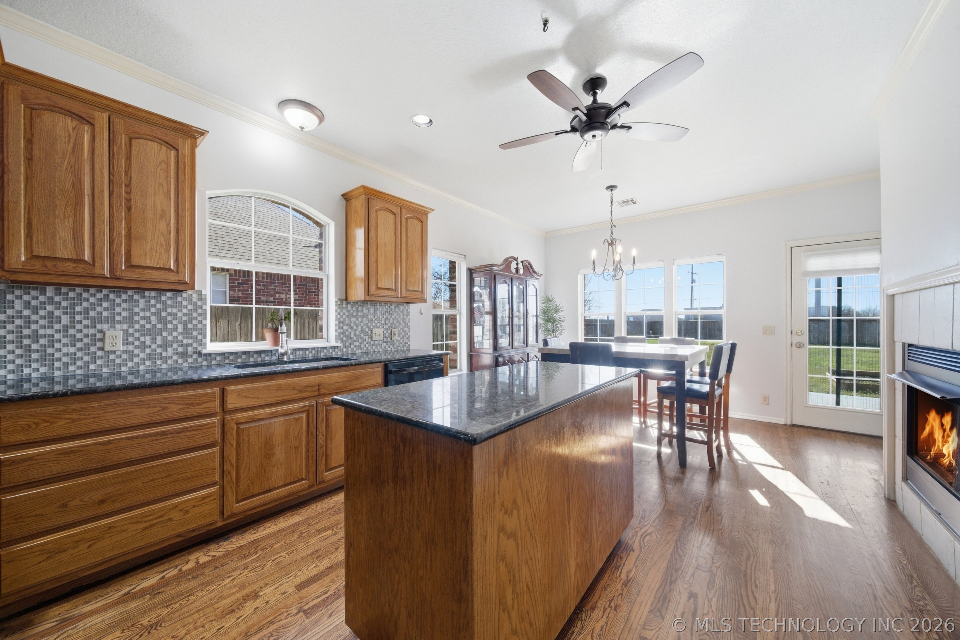 12016 S Date Avenue Property Photo 12