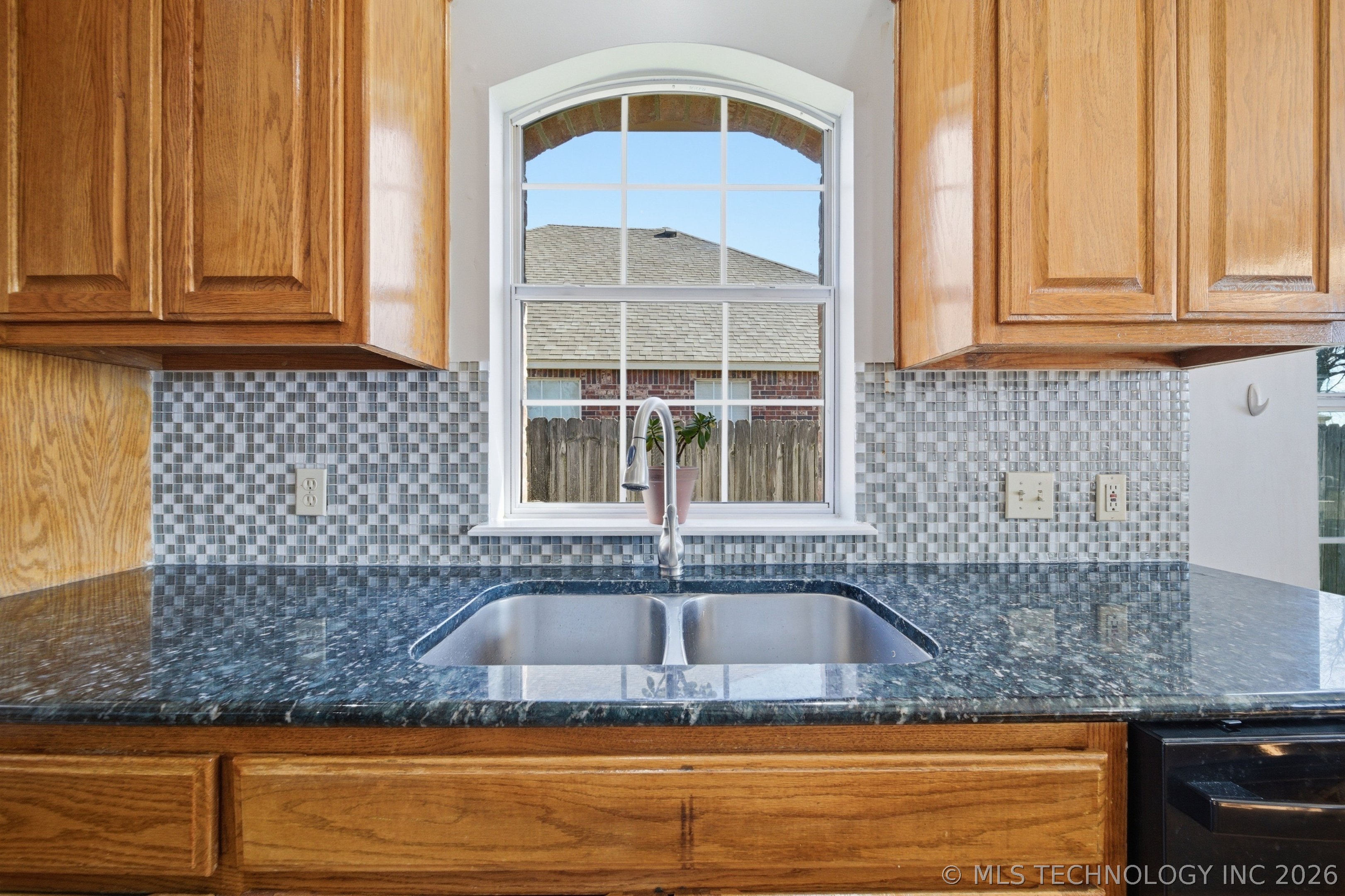 12016 S Date Avenue Property Photo 15