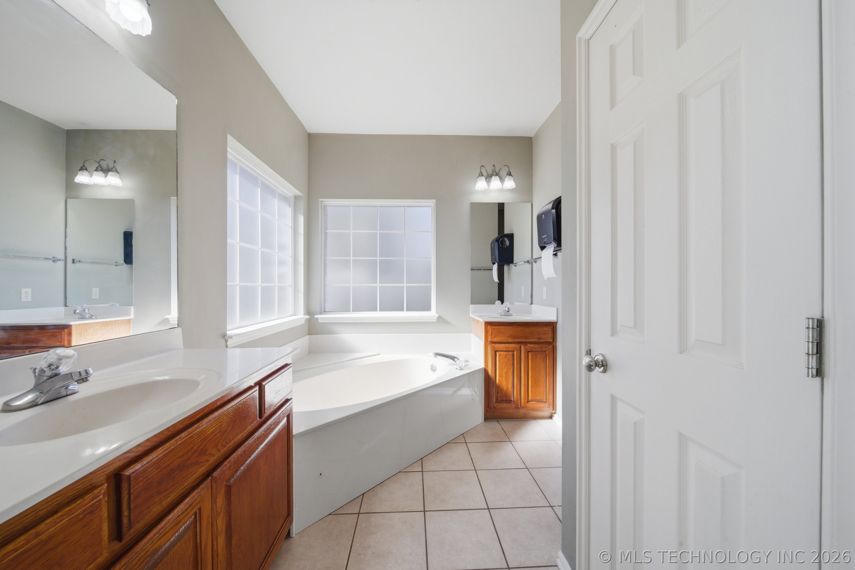 12016 S Date Avenue Property Photo 21
