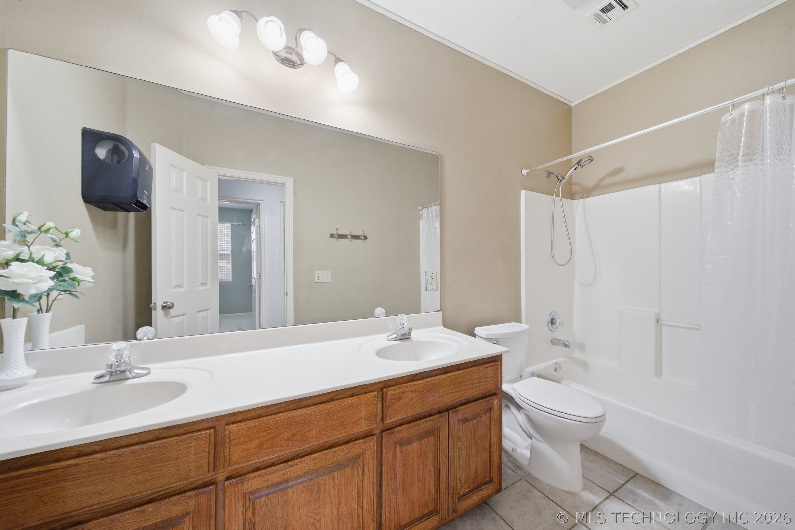 12016 S Date Avenue Property Photo 26