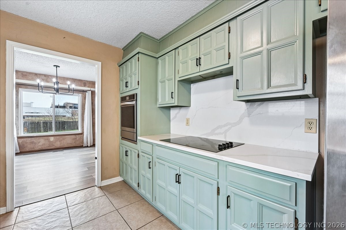 6637 S 93rd East Avenue Property Photo 14