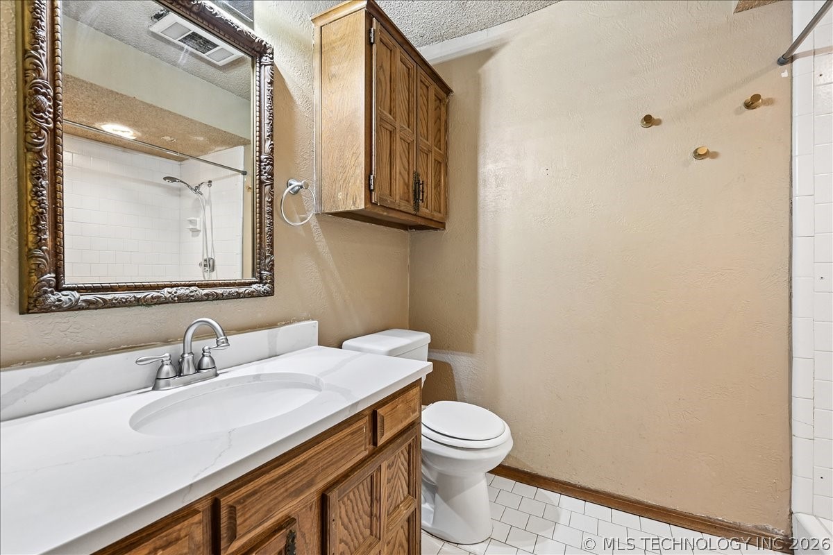 6637 S 93rd East Avenue Property Photo 20