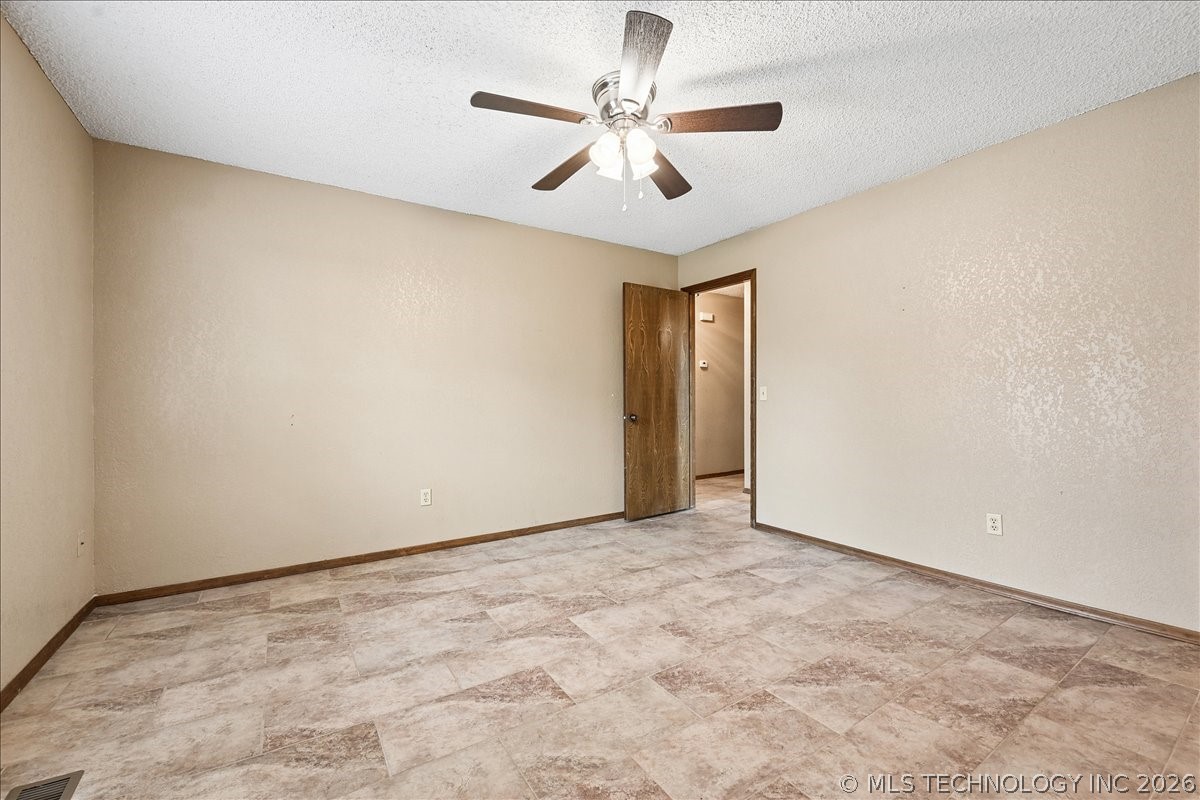 6637 S 93rd East Avenue Property Photo 22