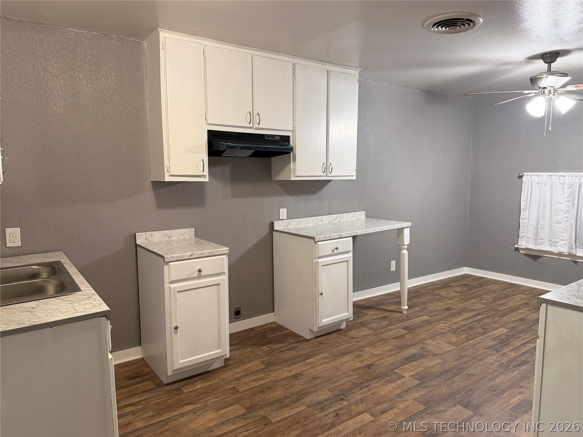 305 P Sw Property Photo 4