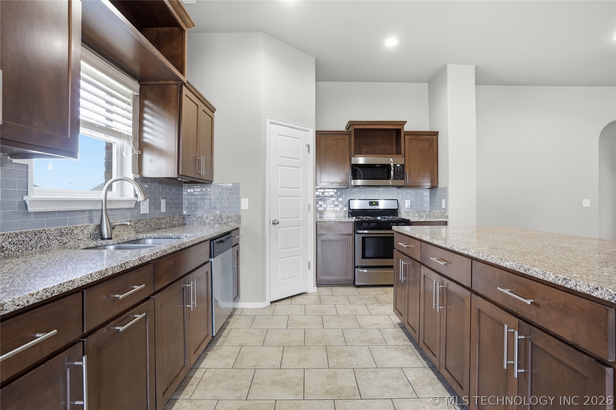 7314 S Laurel Place Property Photo 12