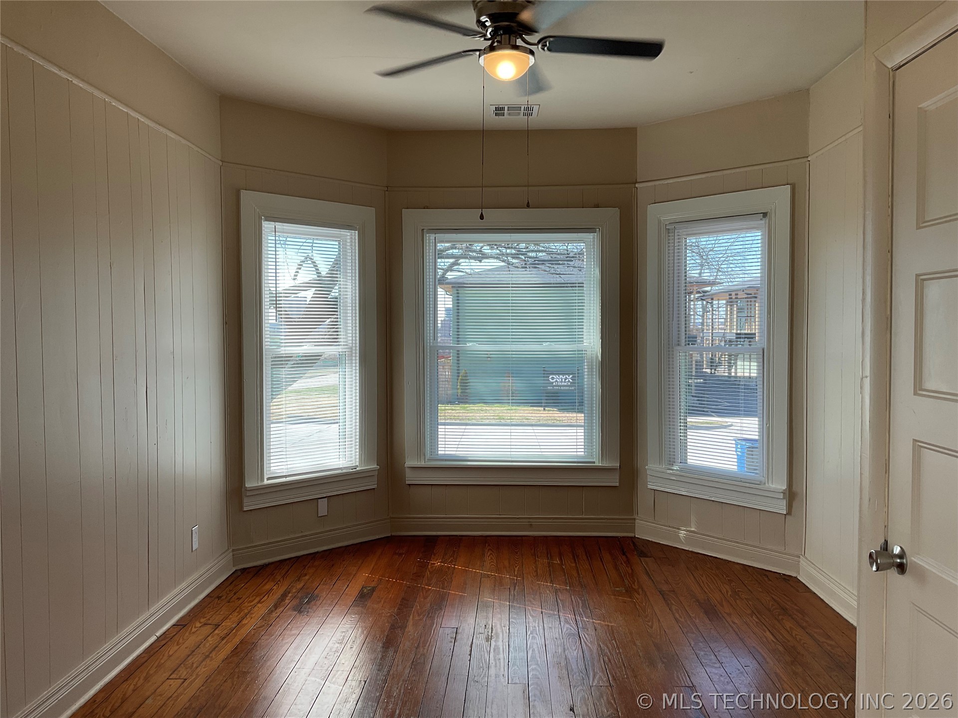 1319 S Quincy Avenue 1/2 Property Photo 2