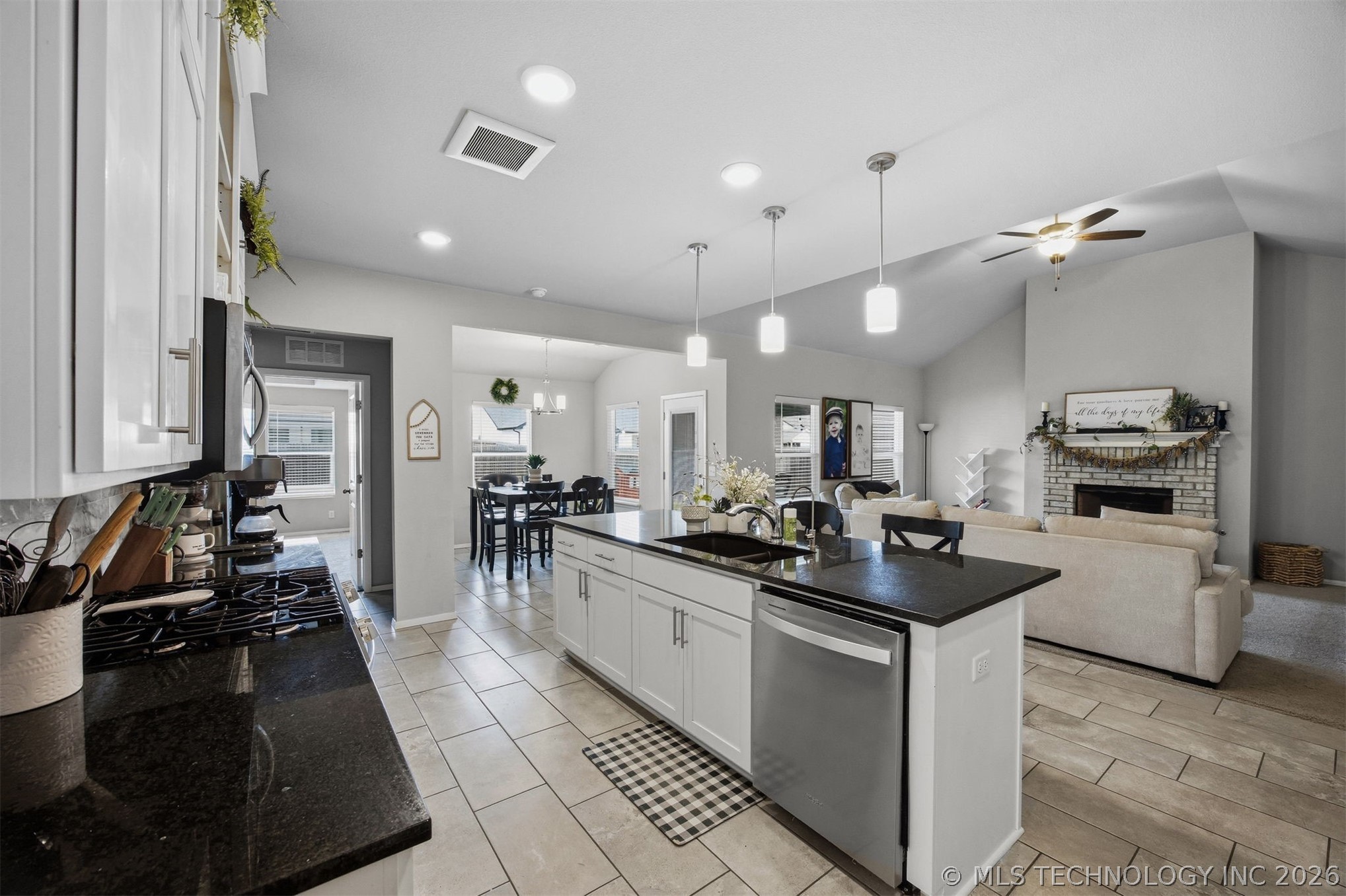 7403 E 87th Street N Property Photo 11