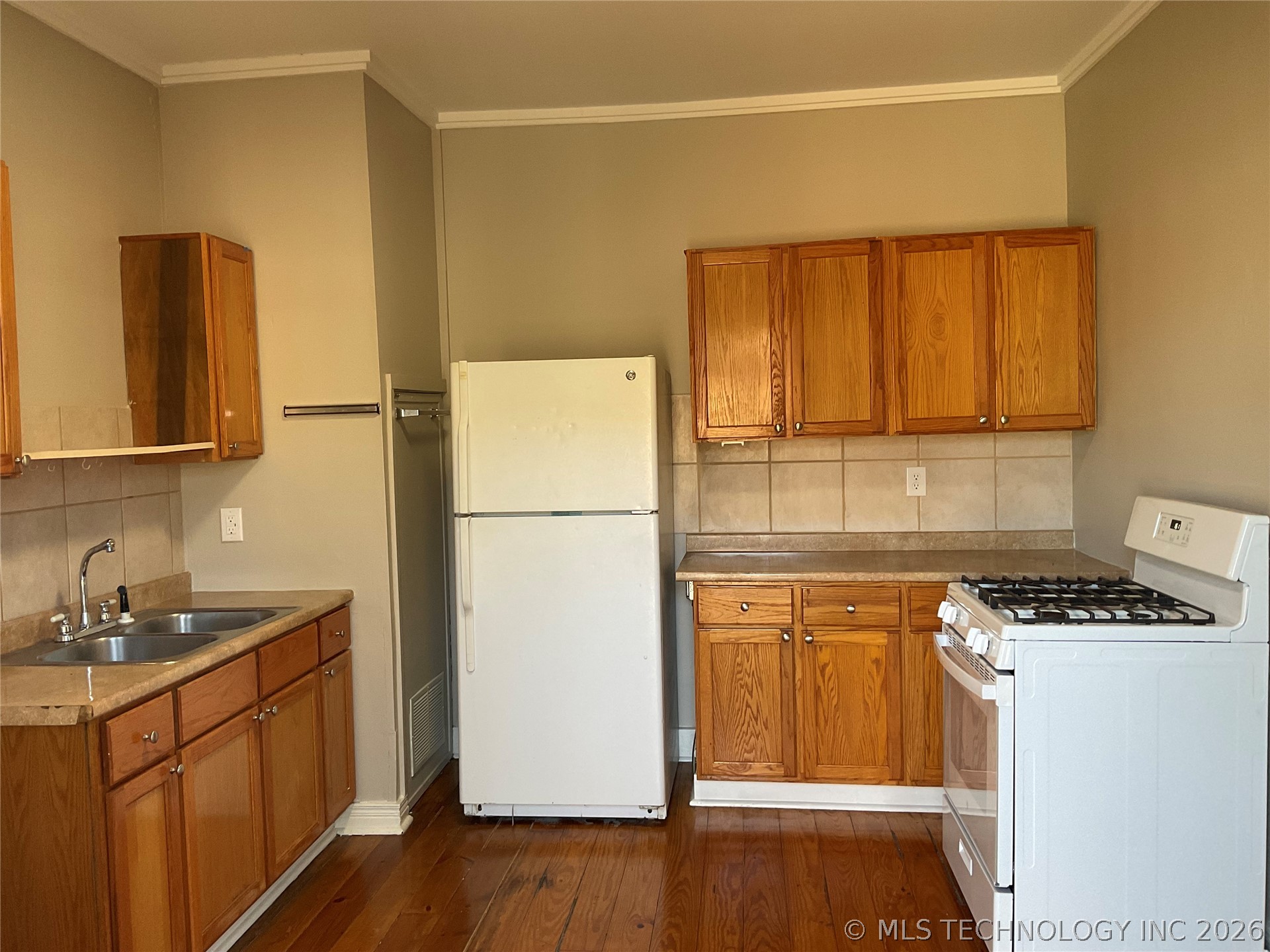 1319 S Quincy Avenue Property Photo 6