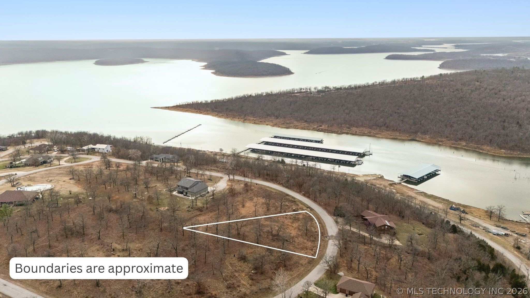 Scenic Circle Property Photo 1