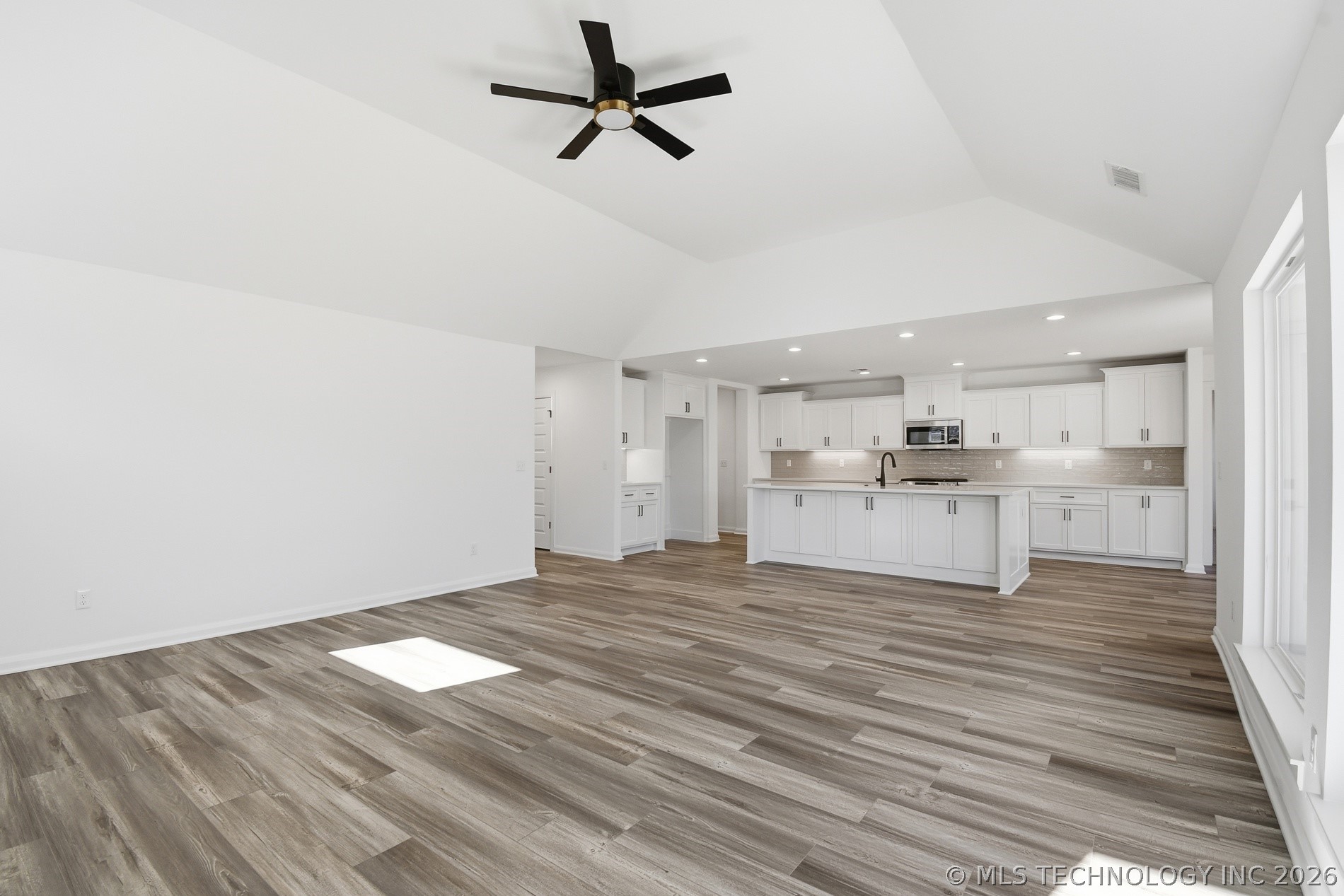 13135 S 105th East Avenue Property Photo 4