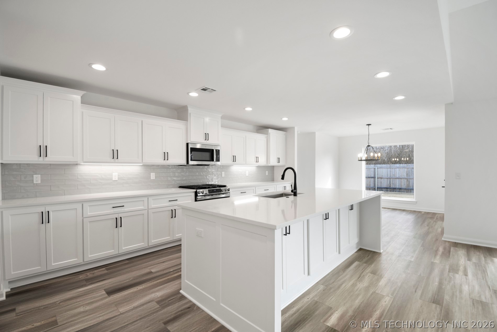 13135 S 105th East Avenue Property Photo 8