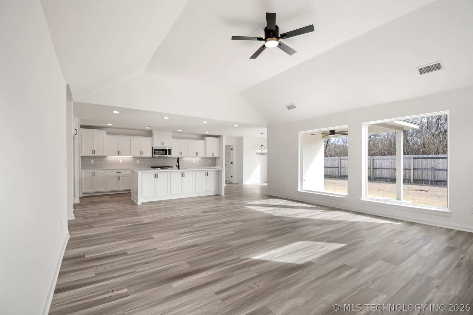 13135 S 105th East Avenue Property Photo 9