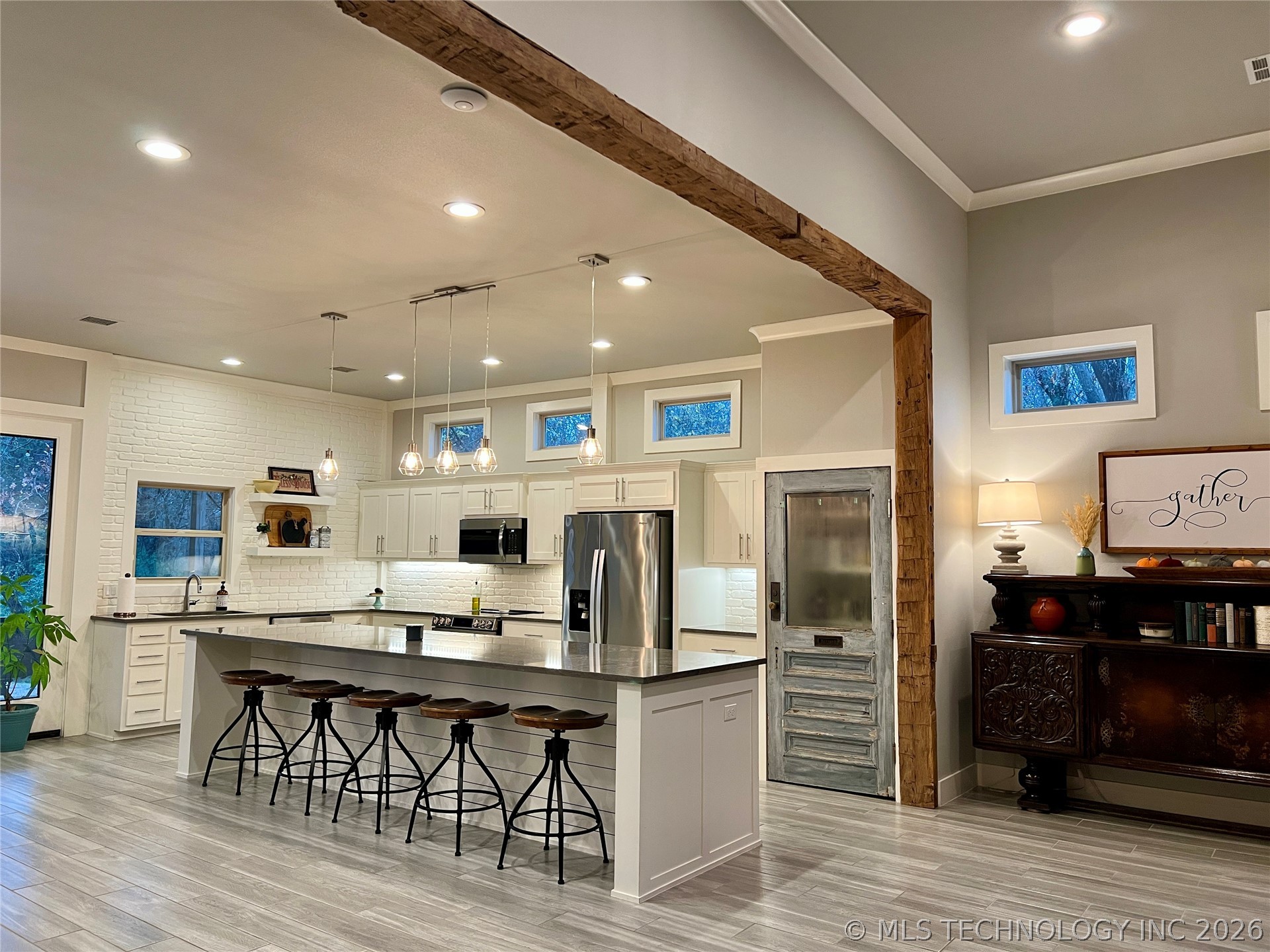 7716 N Harvard Avenue Property Photo 2