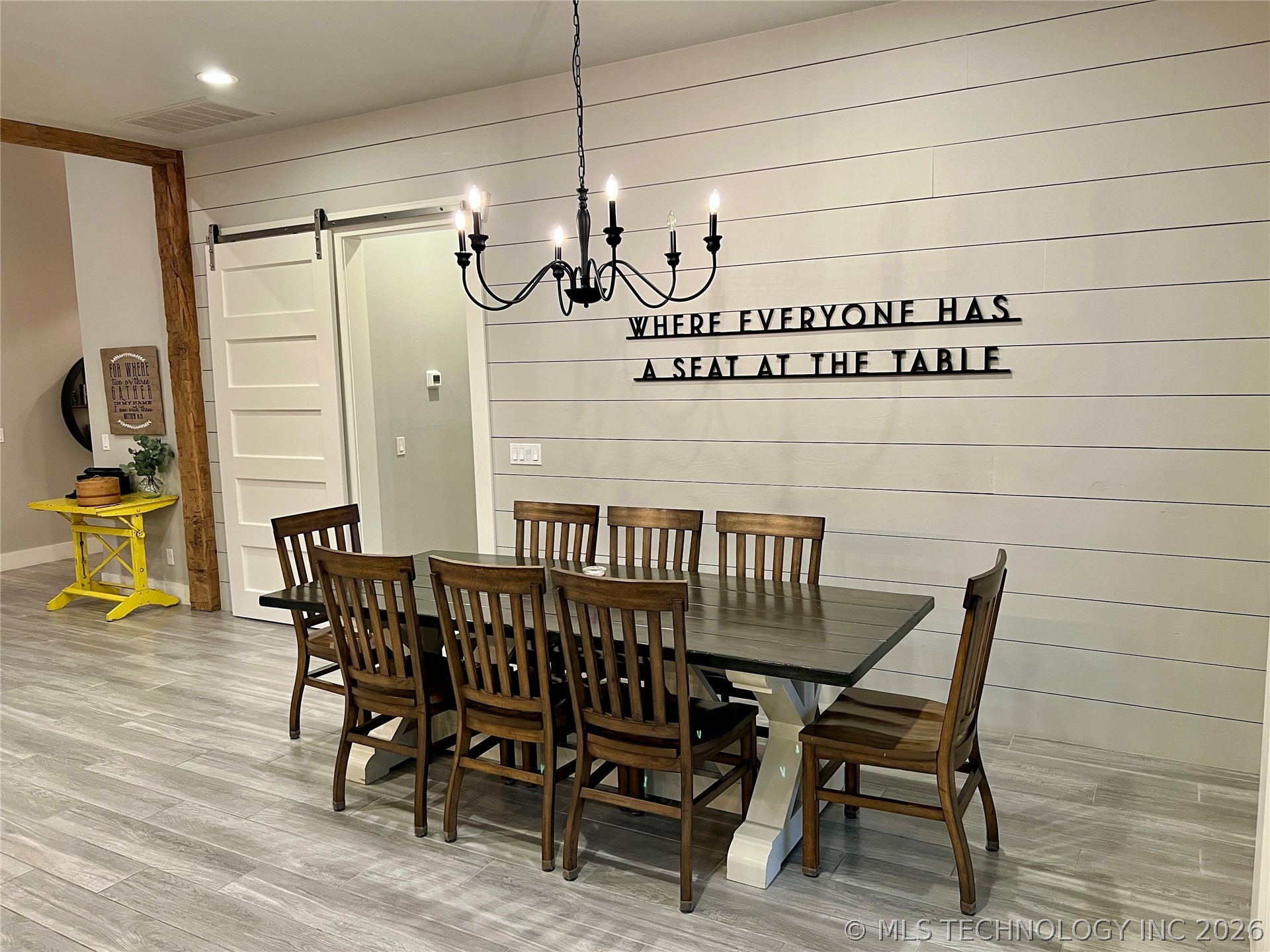 7716 N Harvard Avenue Property Photo 4