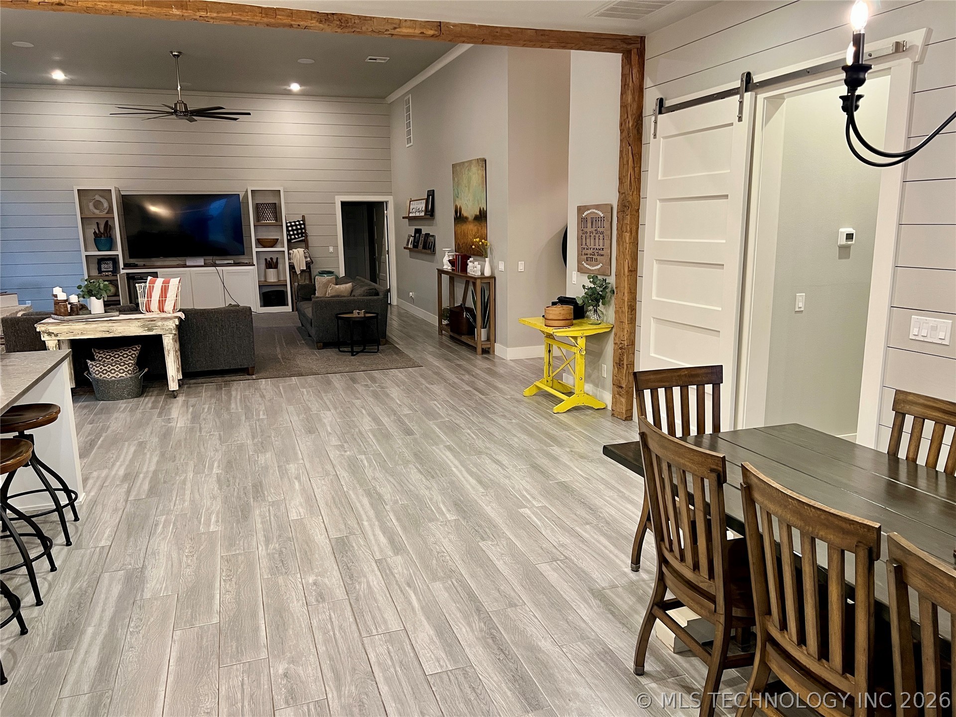 7716 N Harvard Avenue Property Photo 8