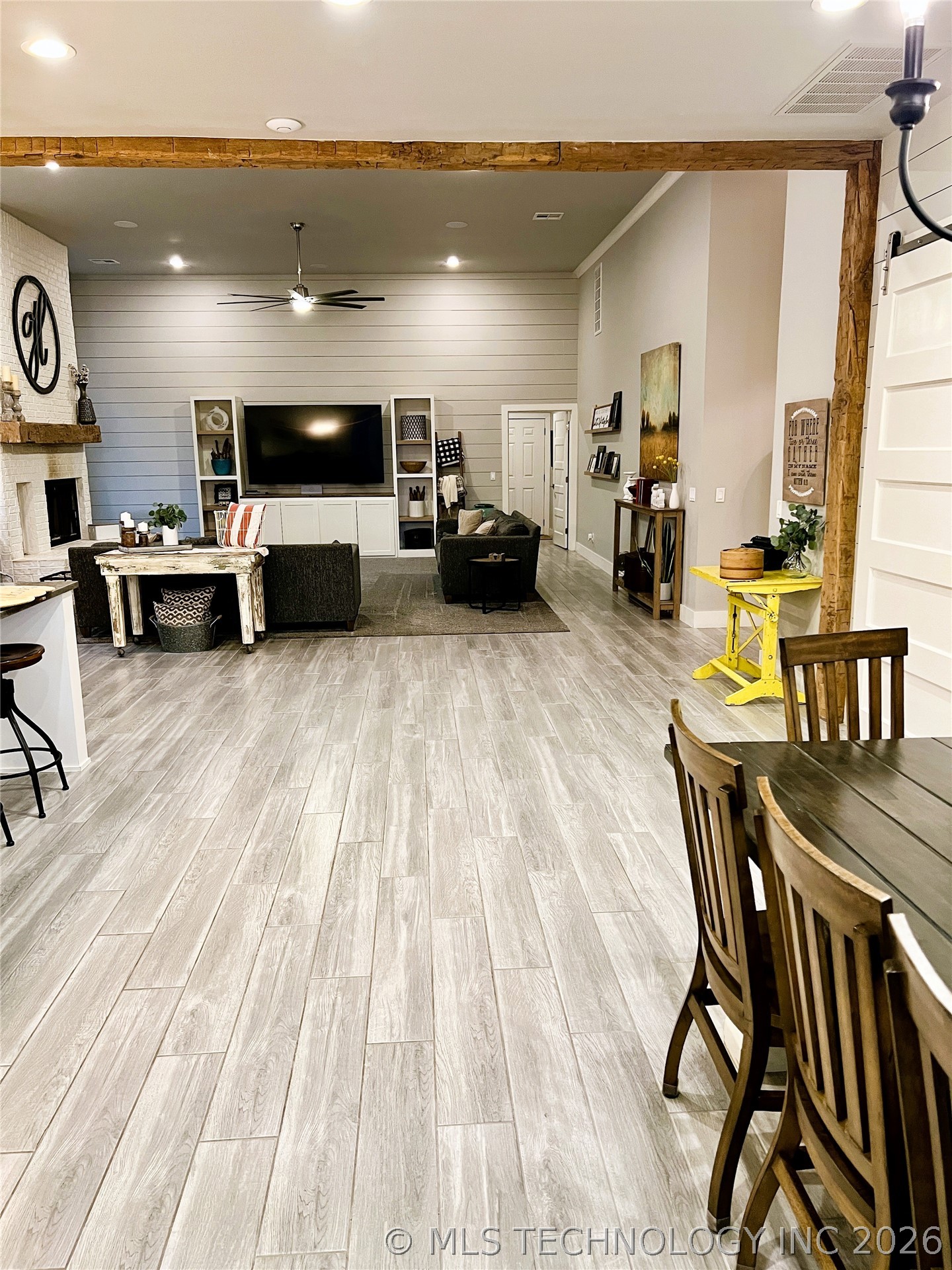 7716 N Harvard Avenue Property Photo 14