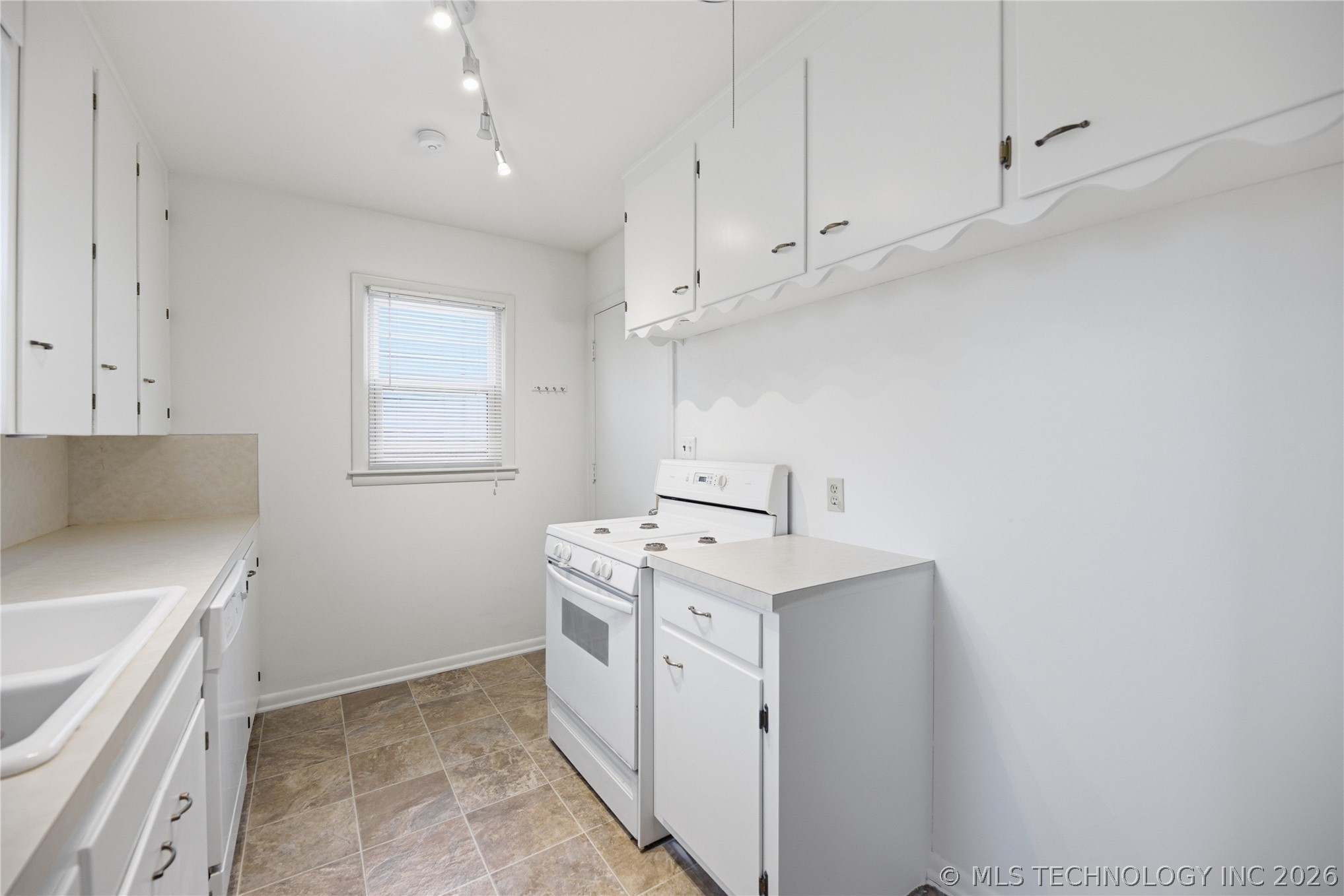 5530 S Boston Place Property Photo 10