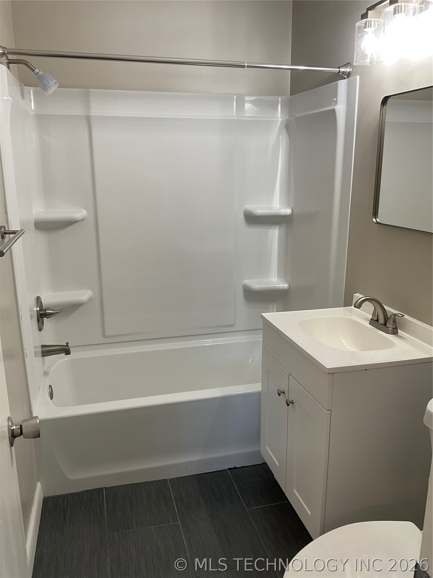 1809 E 2nd Street 11 Property Photo 10