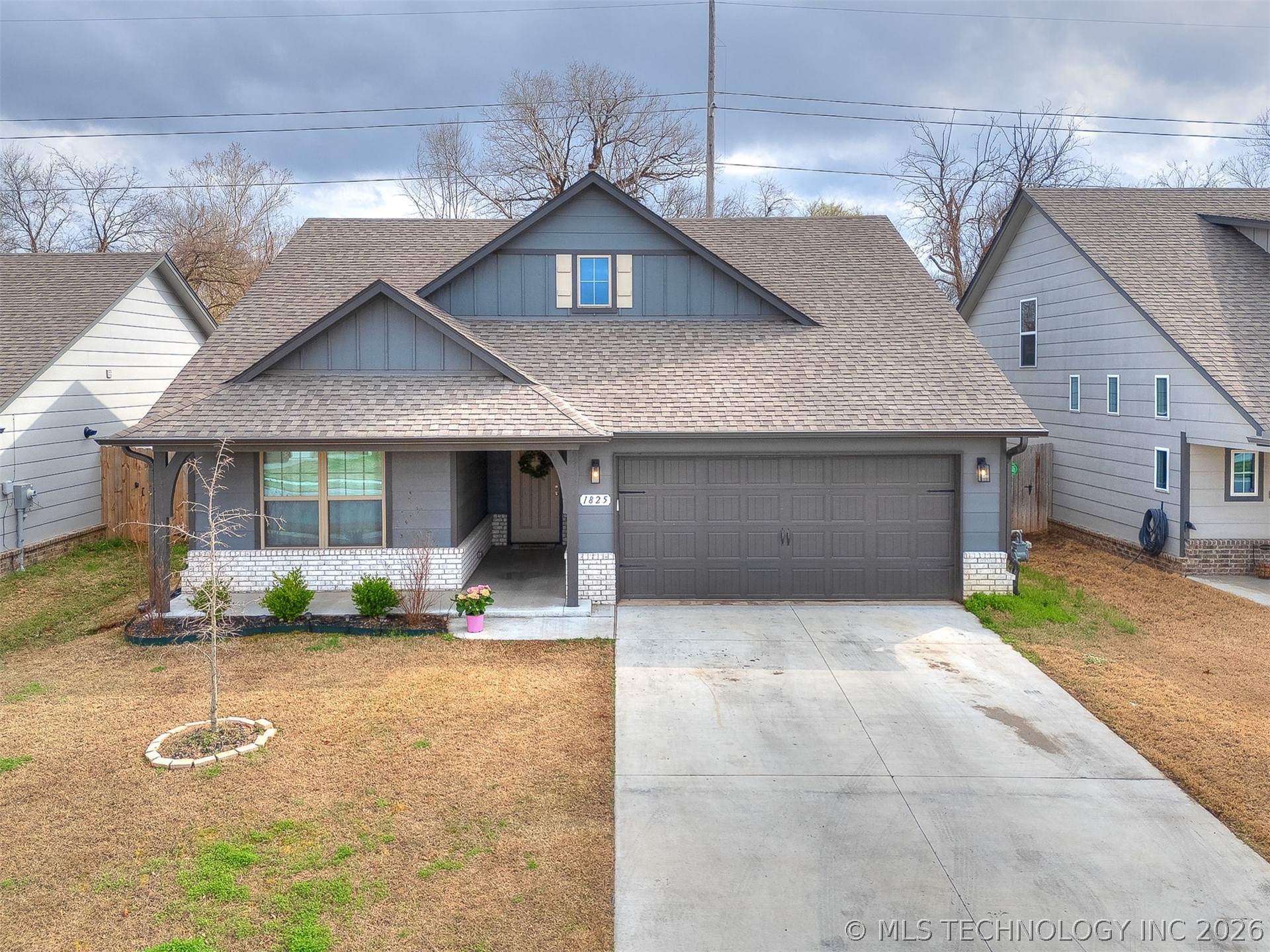 1825 E Winston Street Property Photo 1