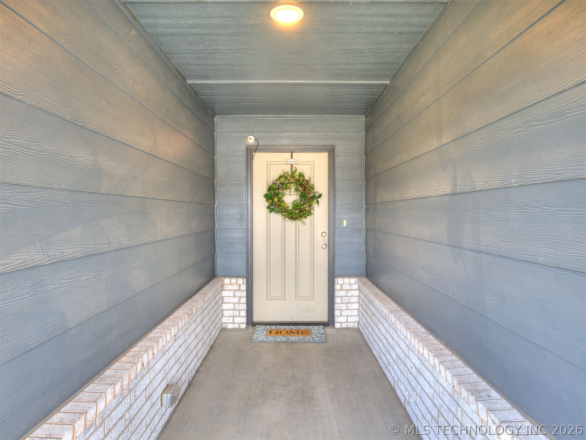 1825 E Winston Street Property Photo 4