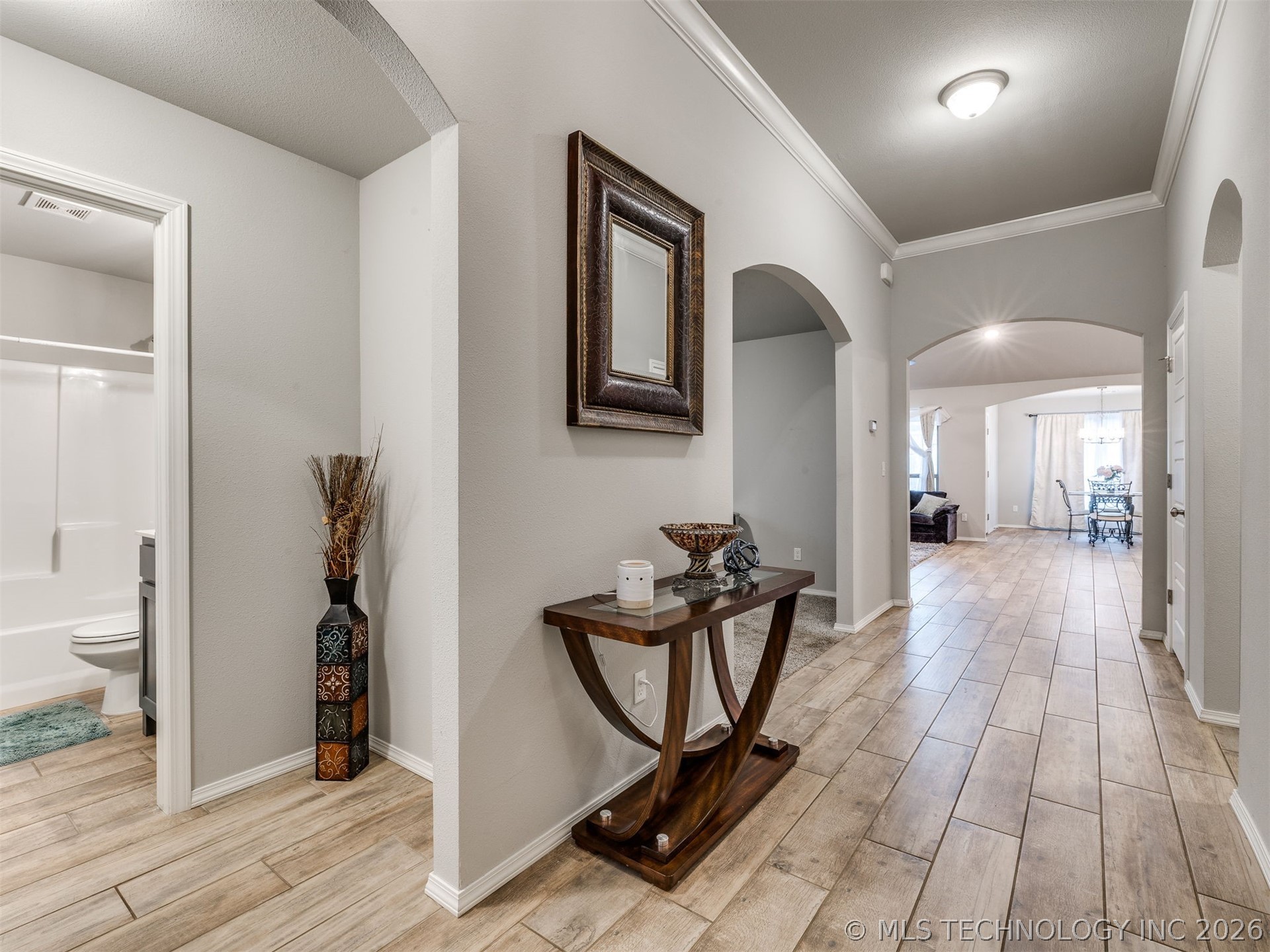 1825 E Winston Street Property Photo 5