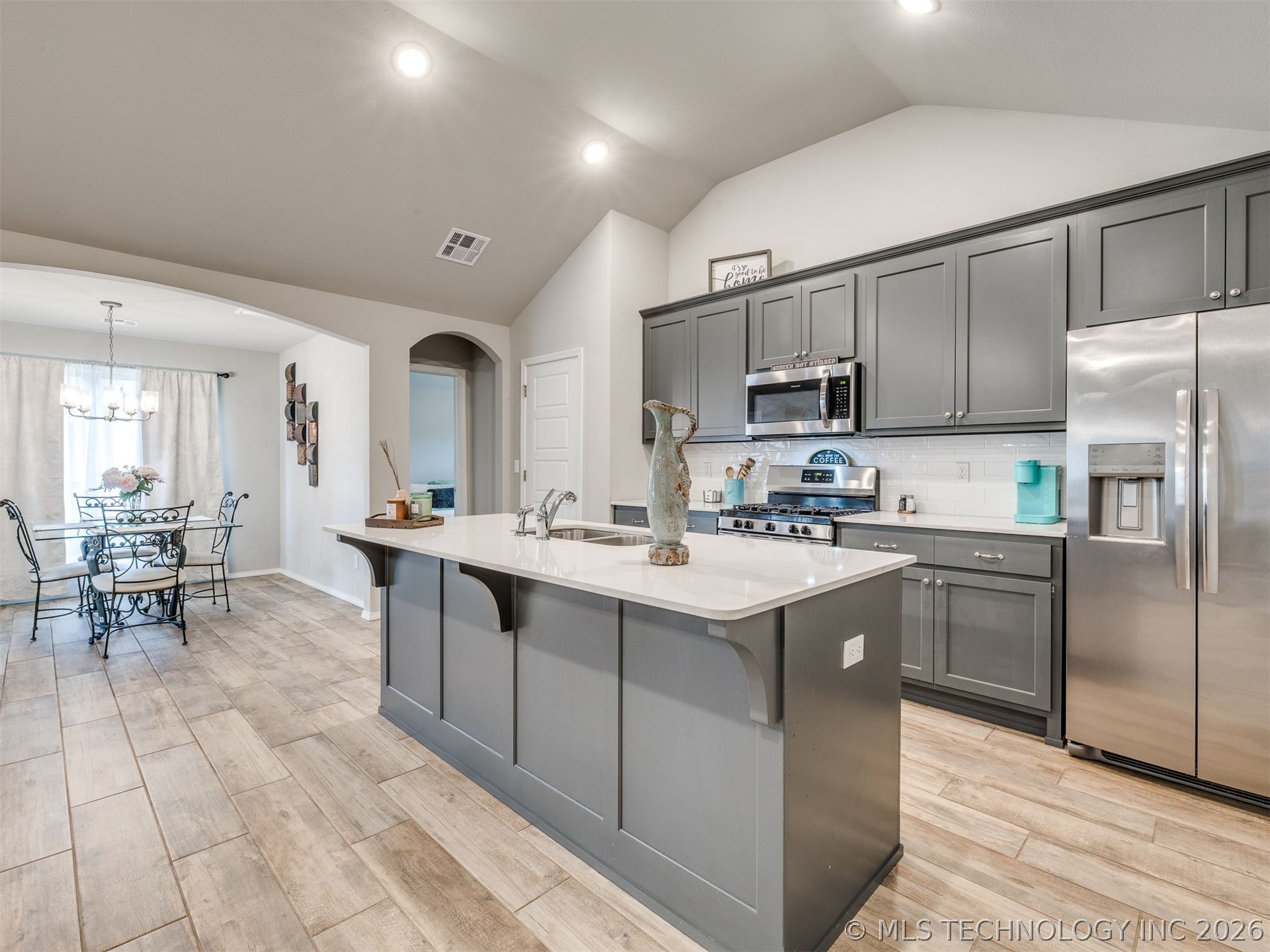1825 E Winston Street Property Photo 14
