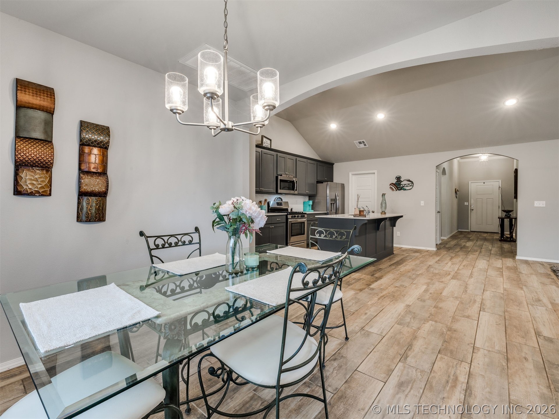 1825 E Winston Street Property Photo 17