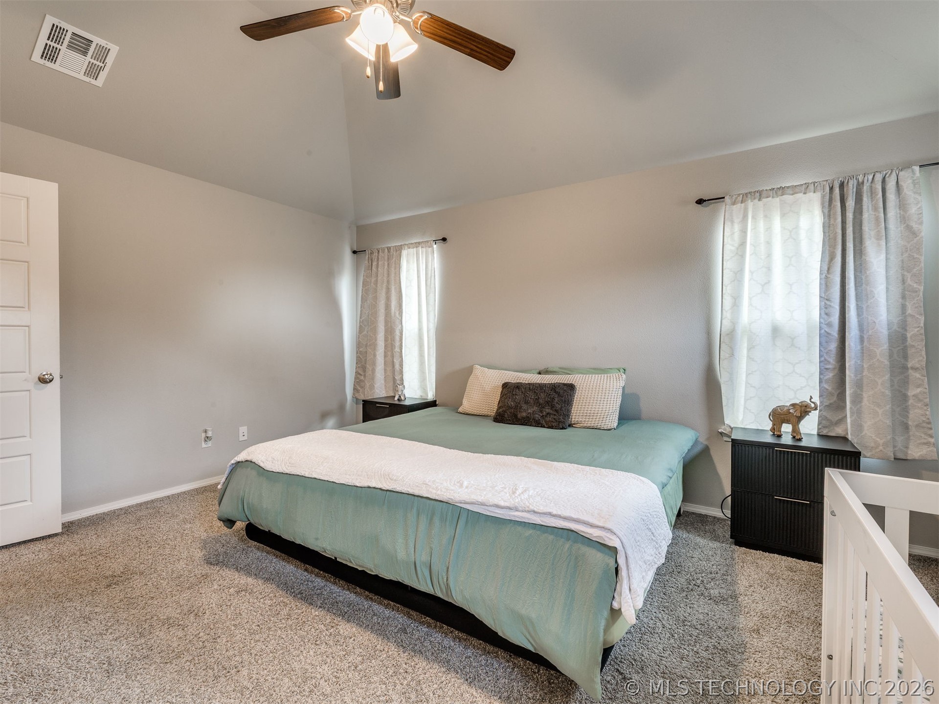 1825 E Winston Street Property Photo 25