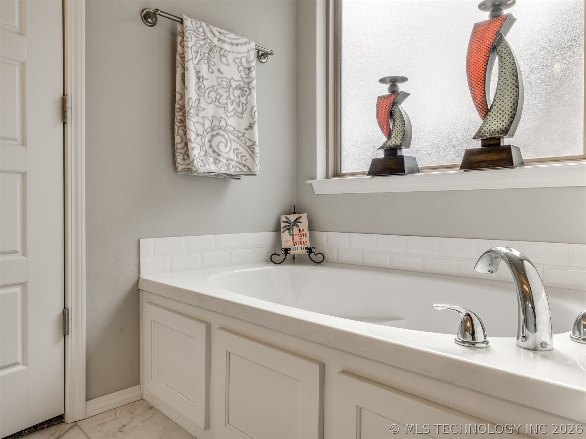 1825 E Winston Street Property Photo 27