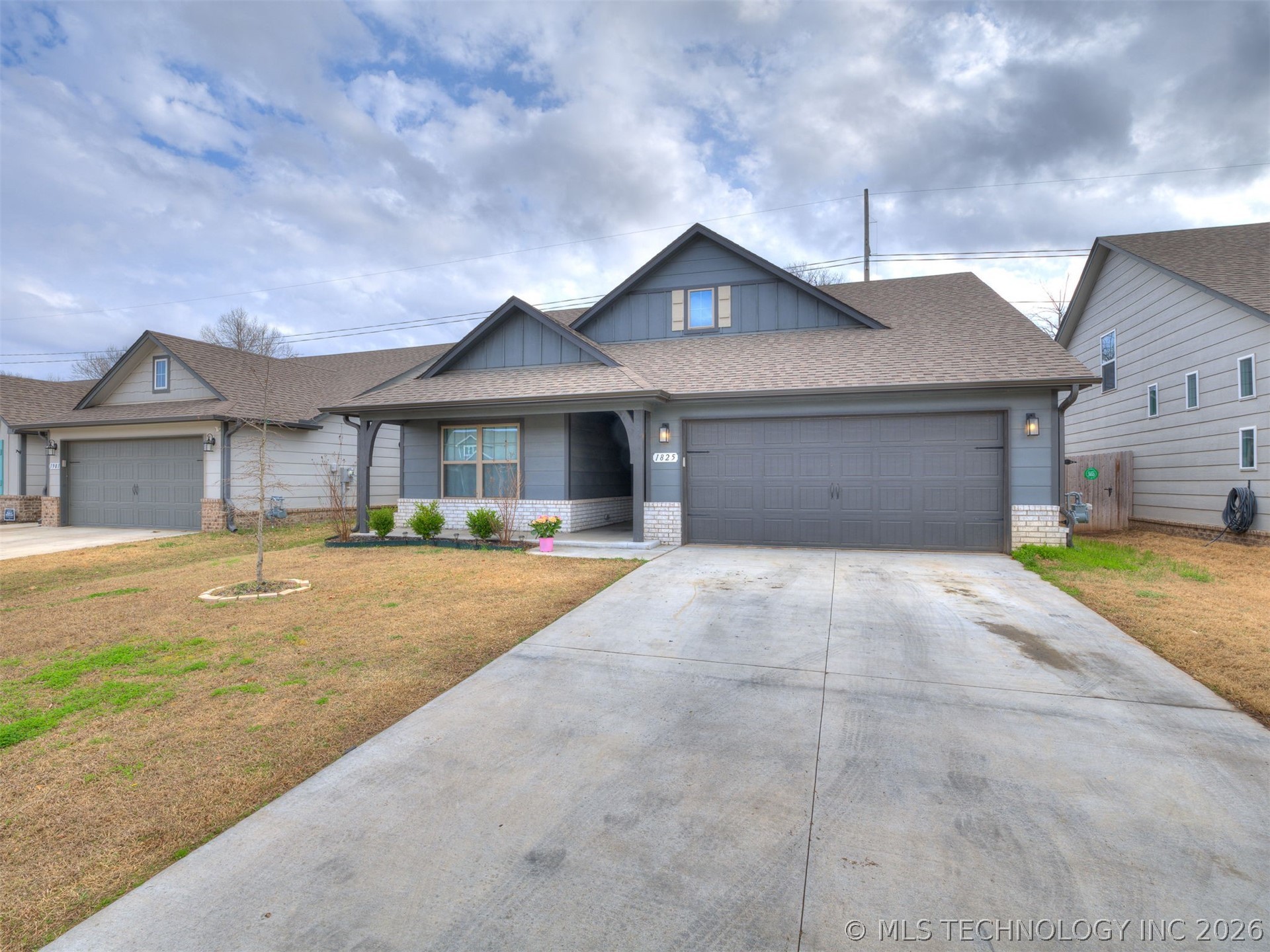 1825 E Winston Street Property Photo 46