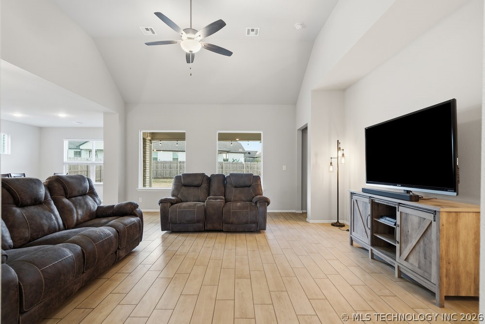 12008 N 131st East Avenue Property Photo 12