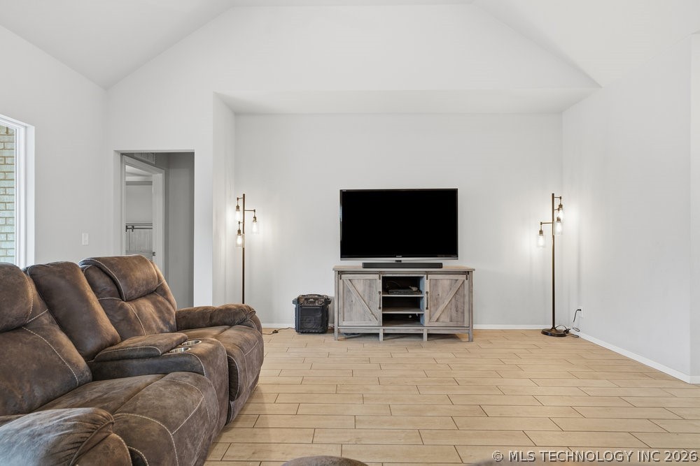 12008 N 131st East Avenue Property Photo 15