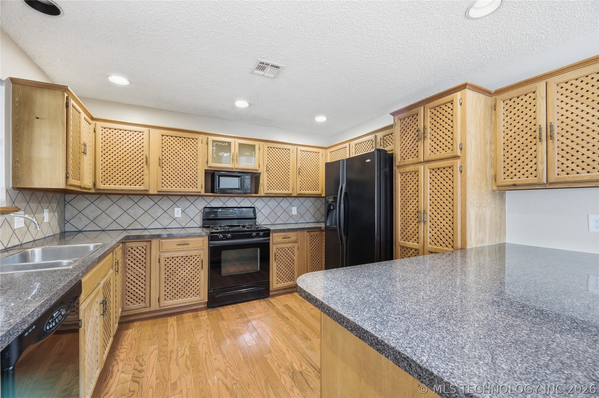 16247 E 83rd Street North Property Photo 6