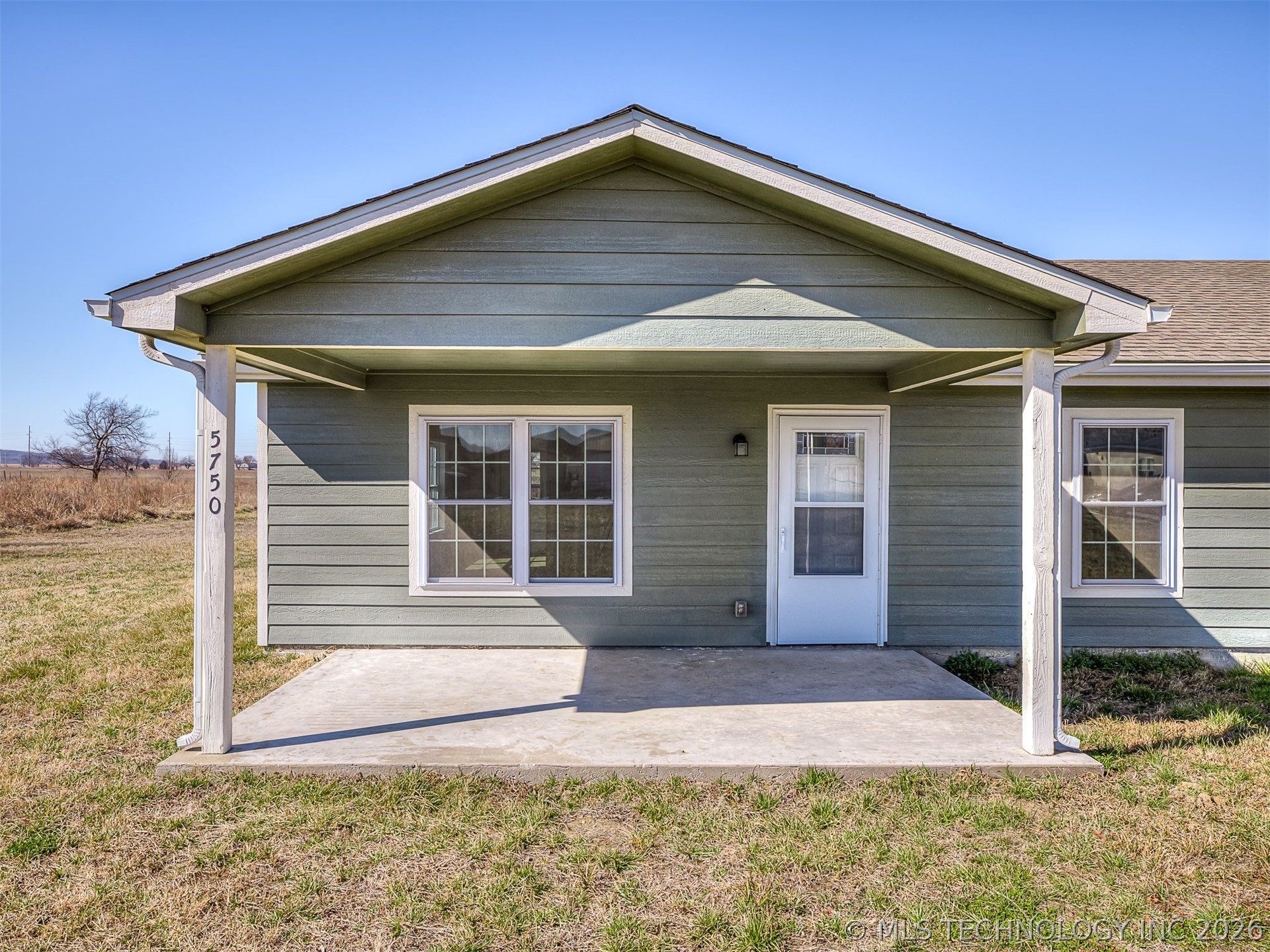 5750 S Gus Road Property Photo 3